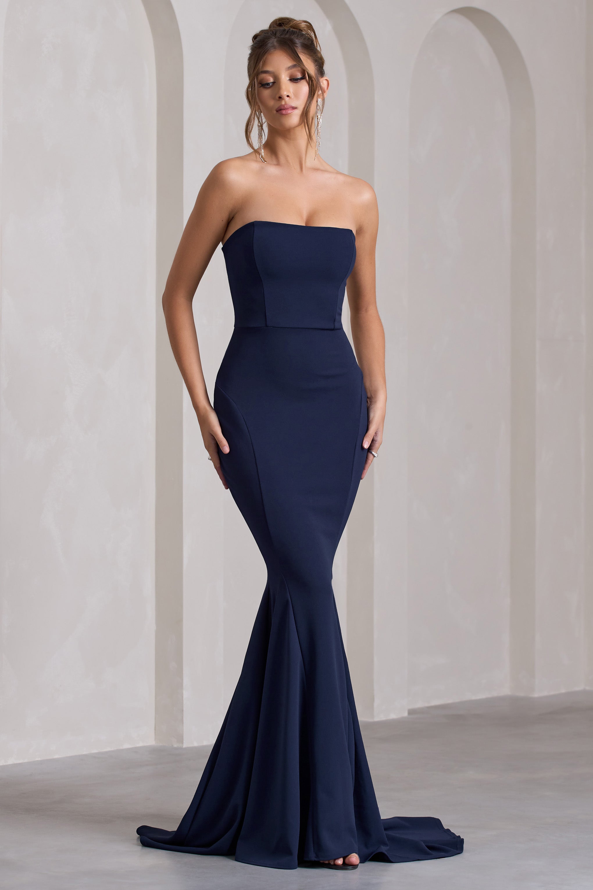 Impress Me | Marineblaues, trägerloses Bandeau-Maxikleid mit Fischschwanzschnitt