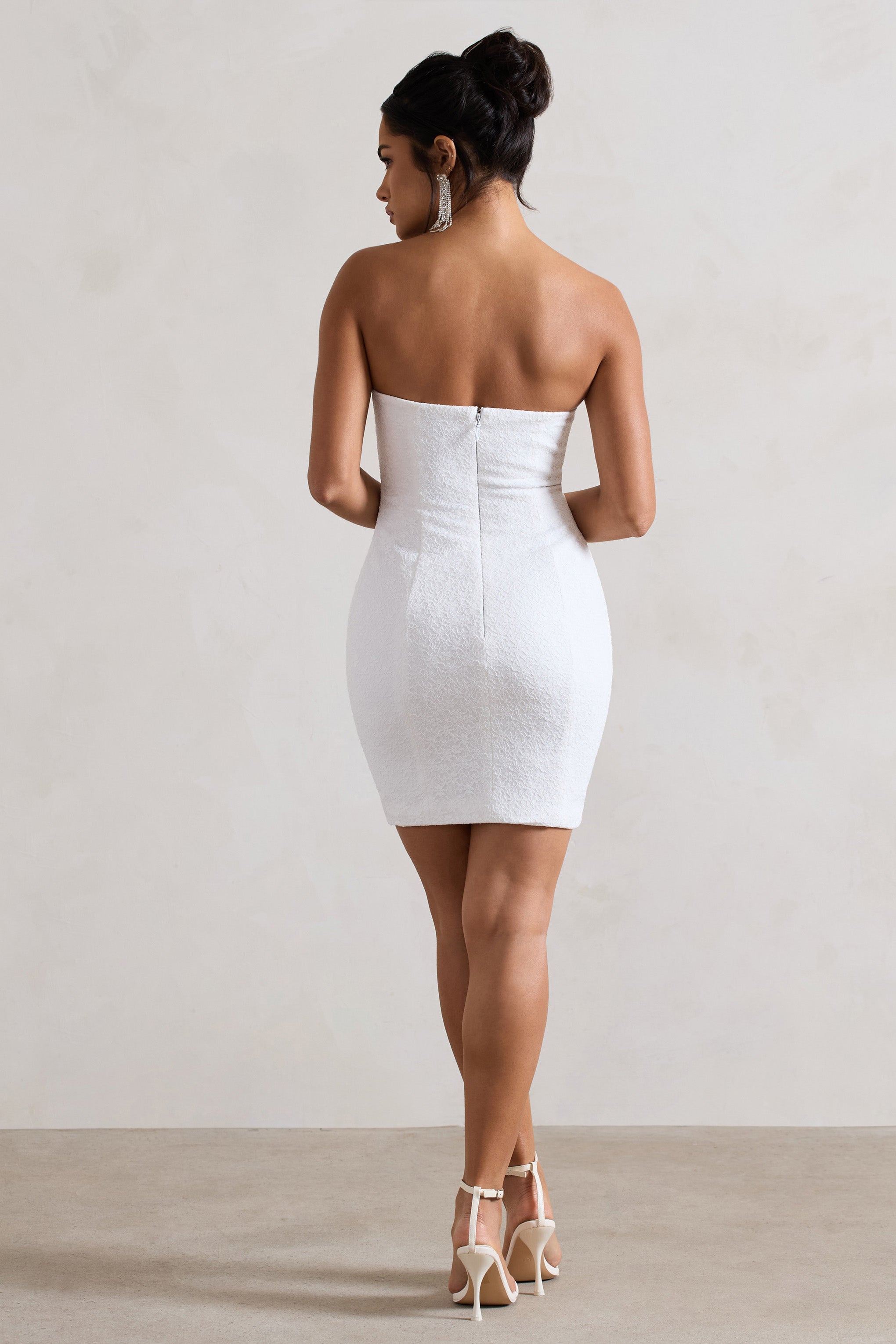 Valencia | Maxikleid aus cremefarbener Spitze mit Korsett und abnehmbarem Rock.