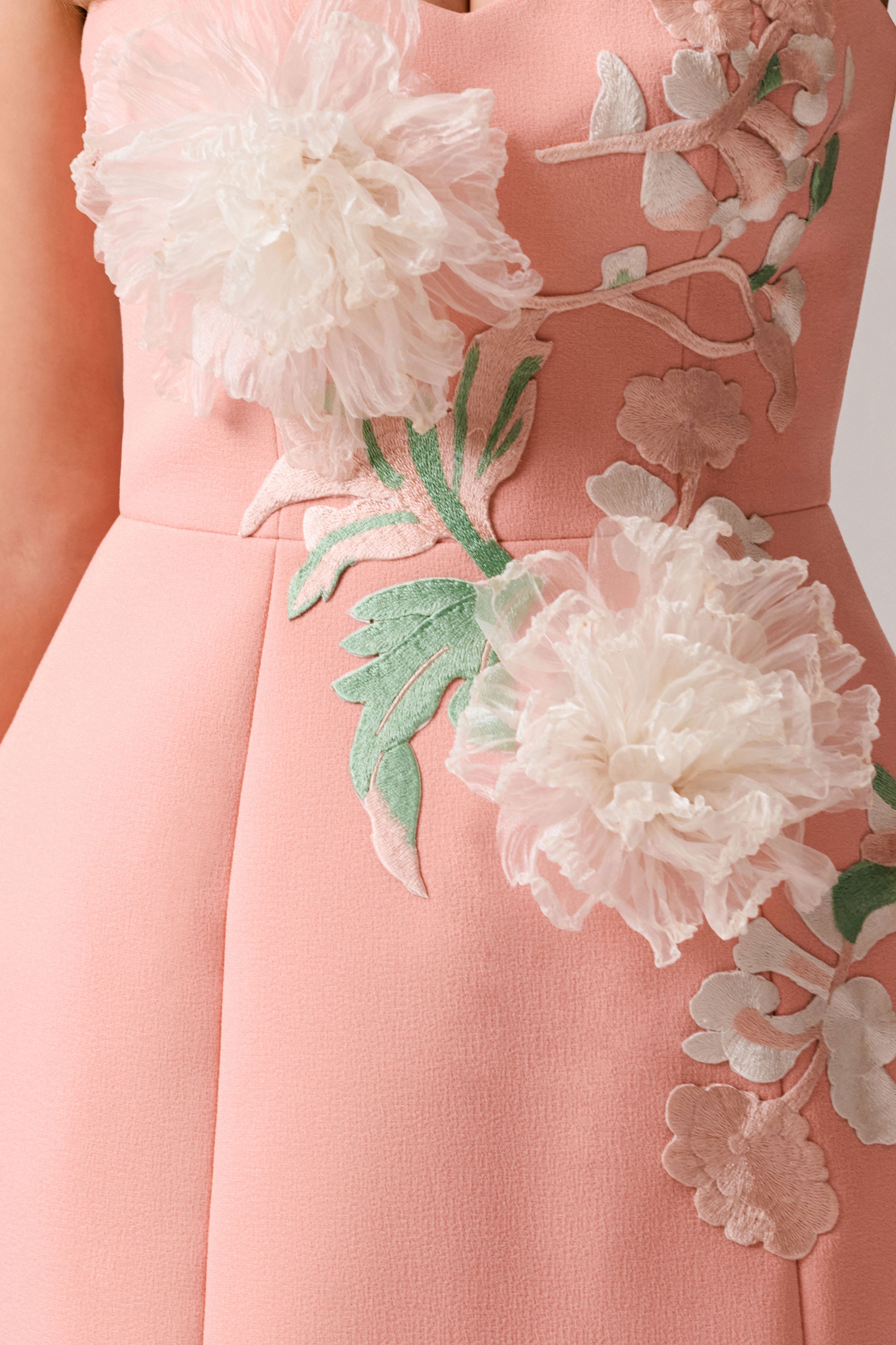 Lulu | Korallenfarbenes Minikleid mit Sweetheart-Ausschnitt und Verzierungen
