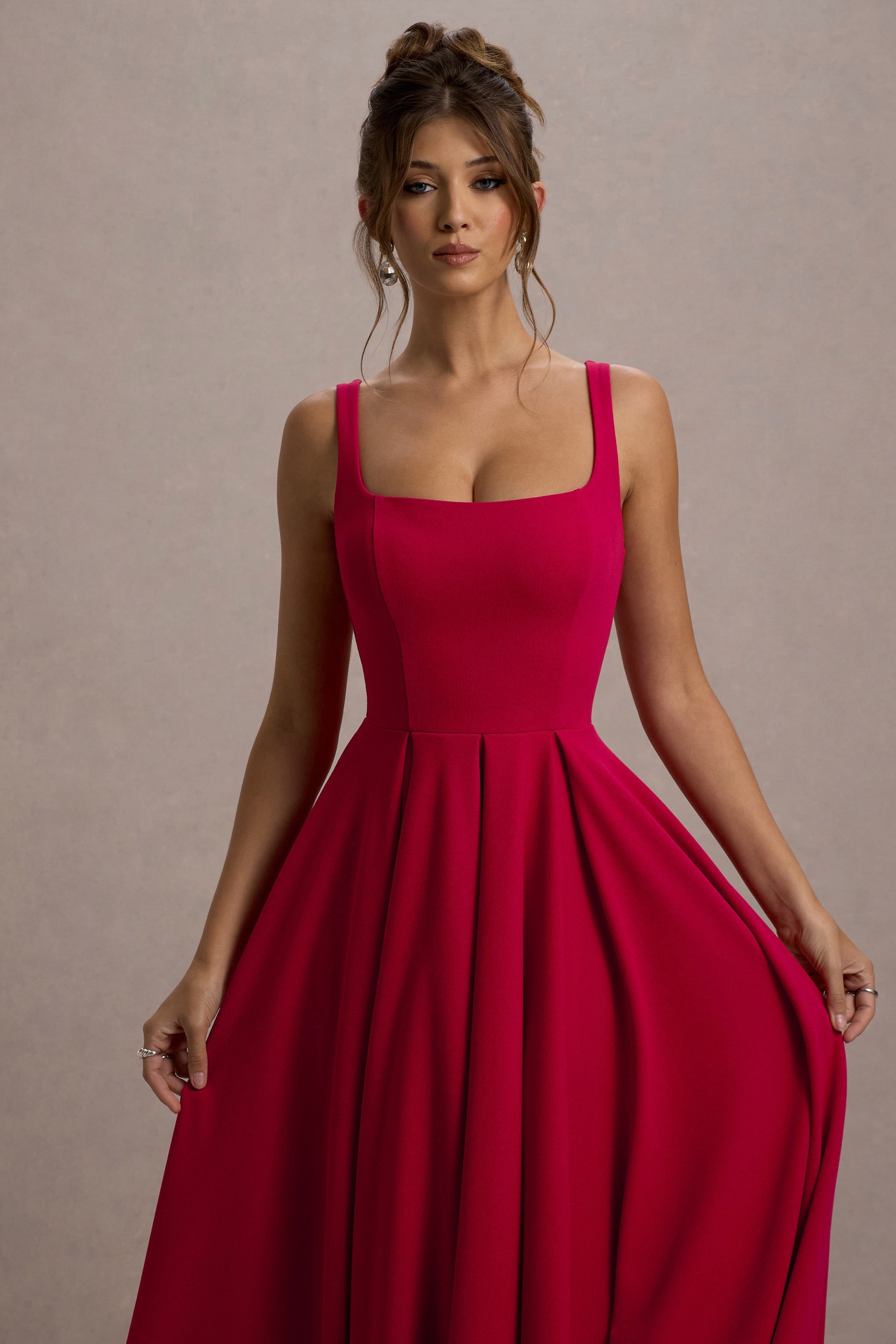 Parina | Rotes Midikleid mit Trägern und Volantsaum