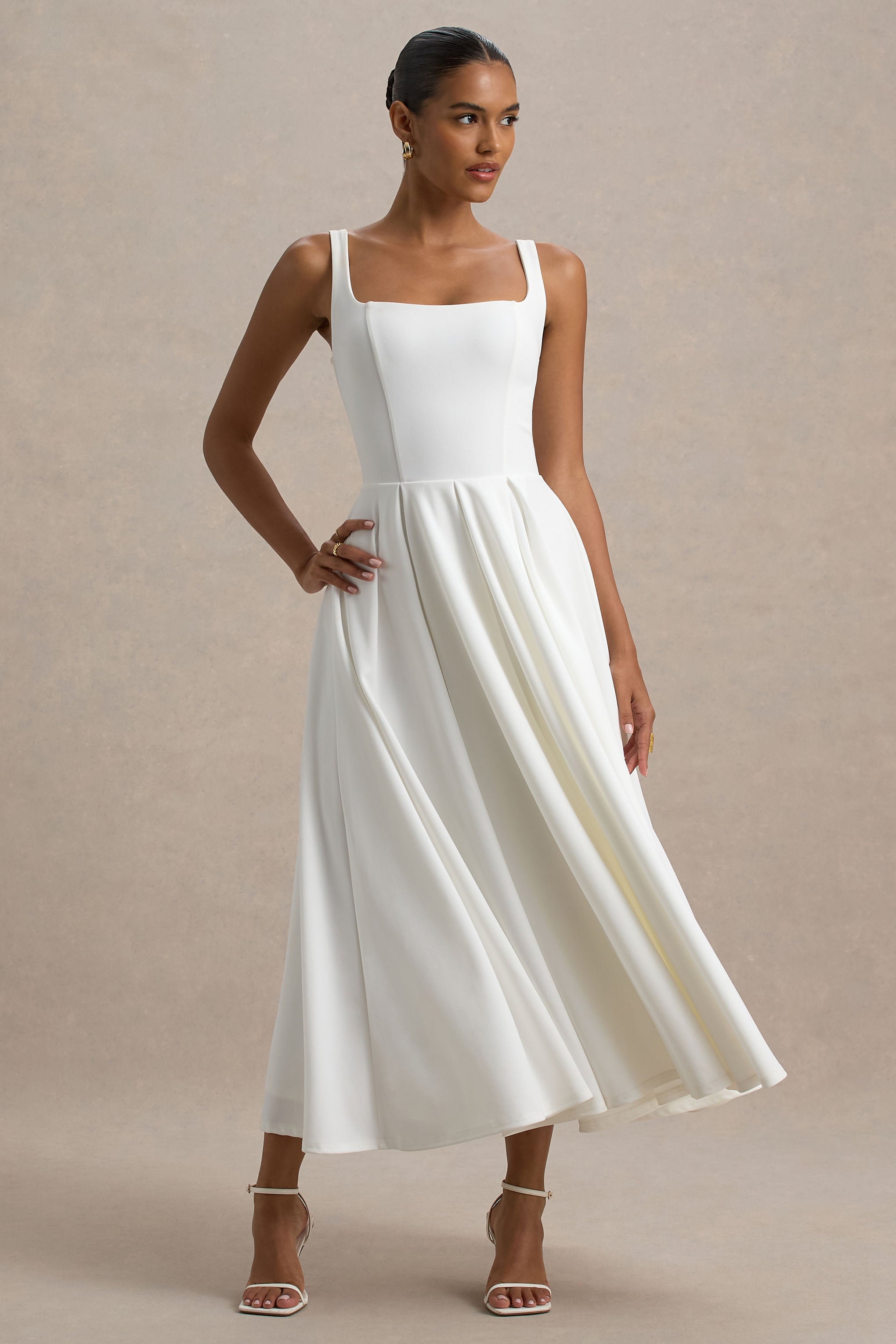 Parina | Weißes Midikleid mit Trägern und Volantsaum