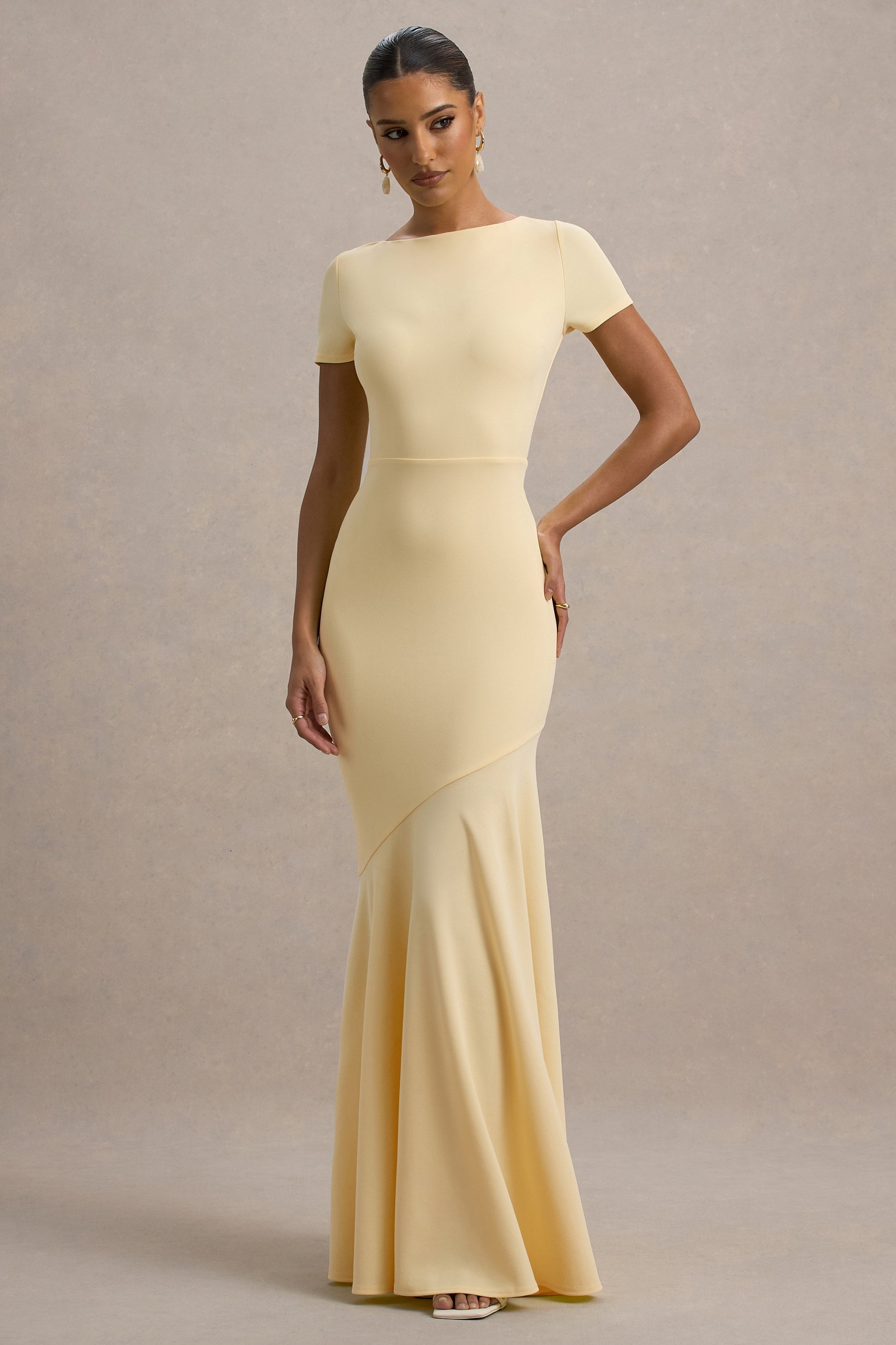 Rian | Blassgelbes Maxi-Kleid mit kurzen Ärmeln