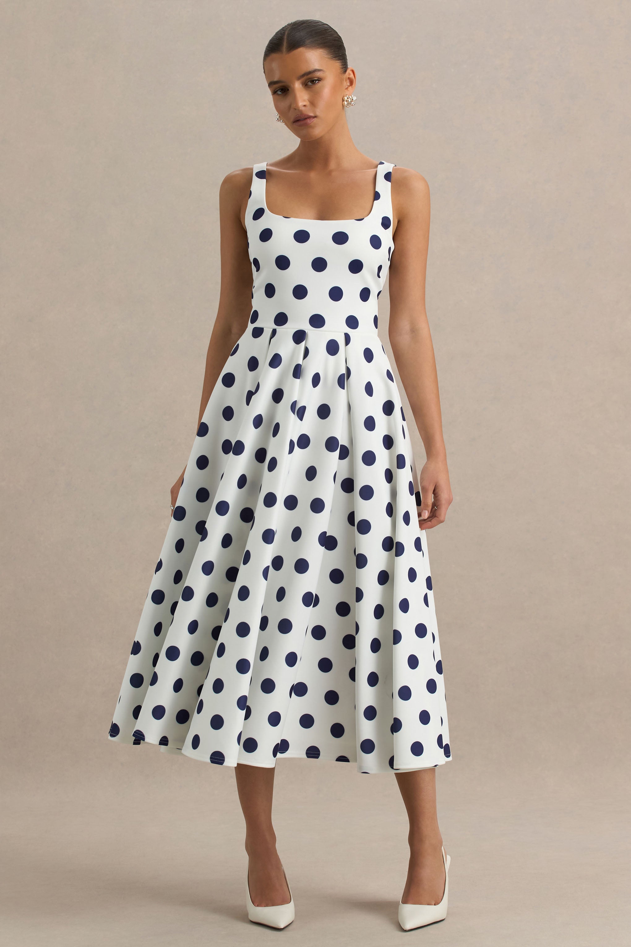 Berta | Weiß-blaues Midikleid mit Polka-Dots und eckigem Ausschnitt