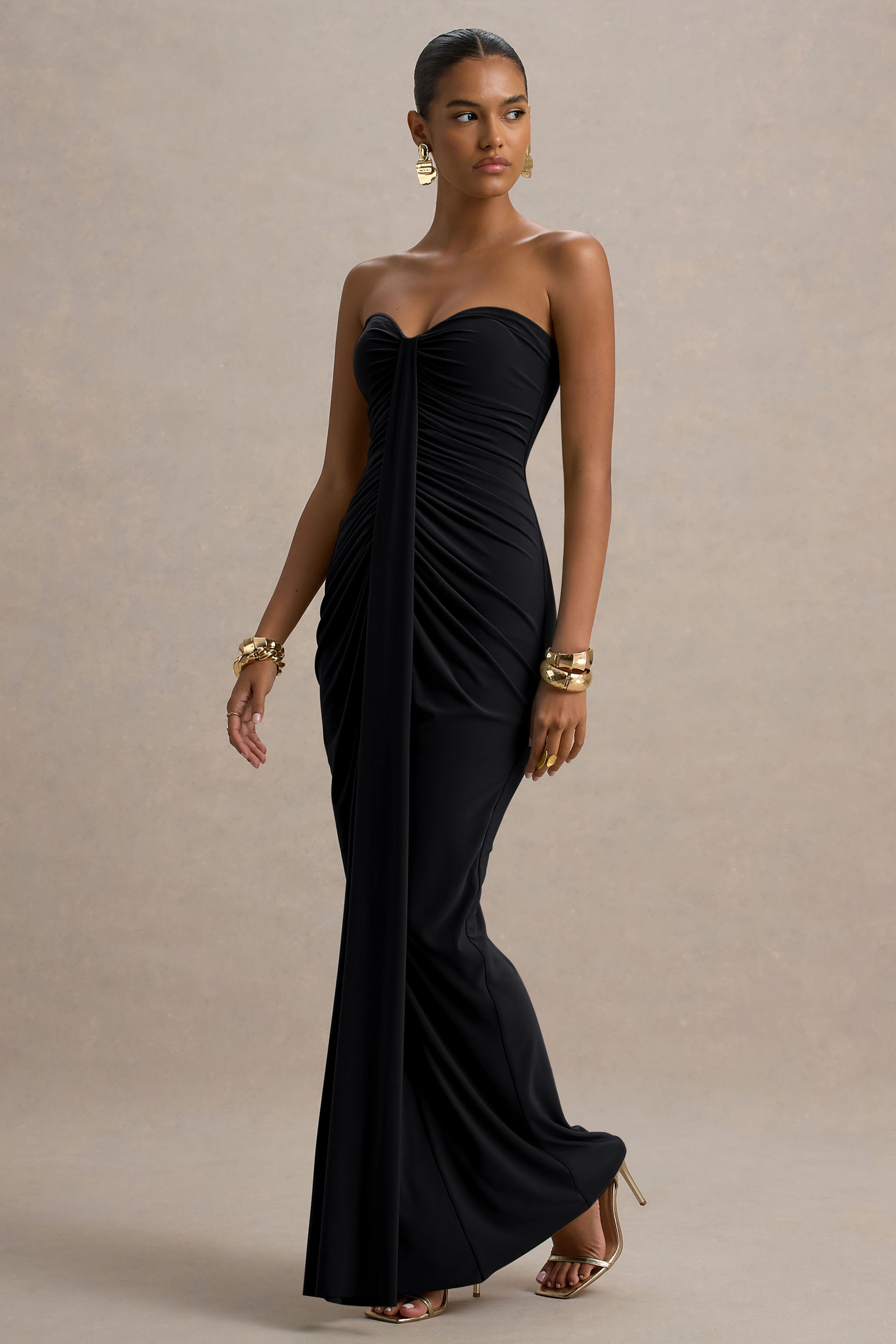 Ali | Schwarzes Maxikleid mit Sweetheart-Ausschnitt und Rüschen