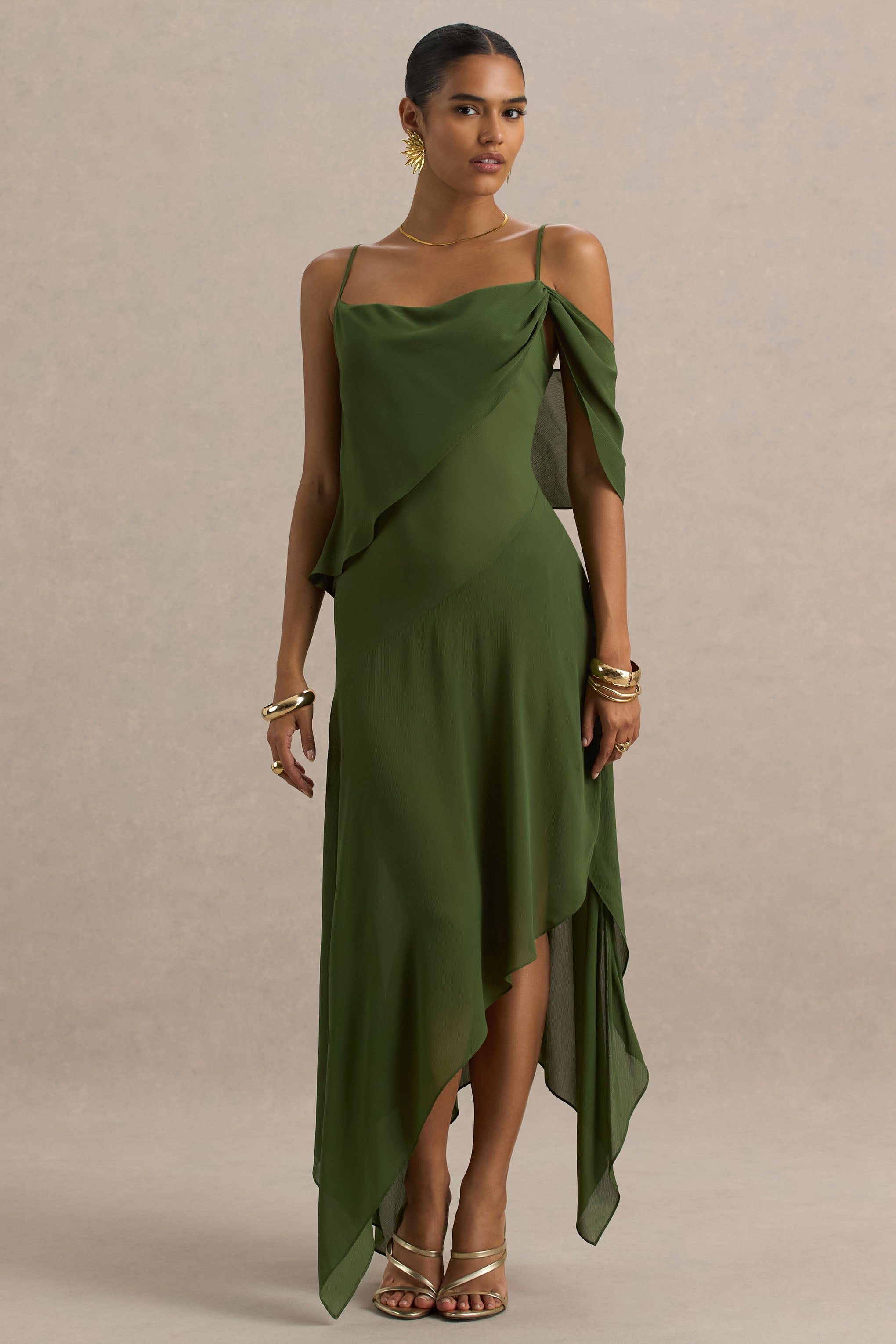 Tiara | Grünes asymmetrisches Midikleid mit Drapierung und offenem Rücken.