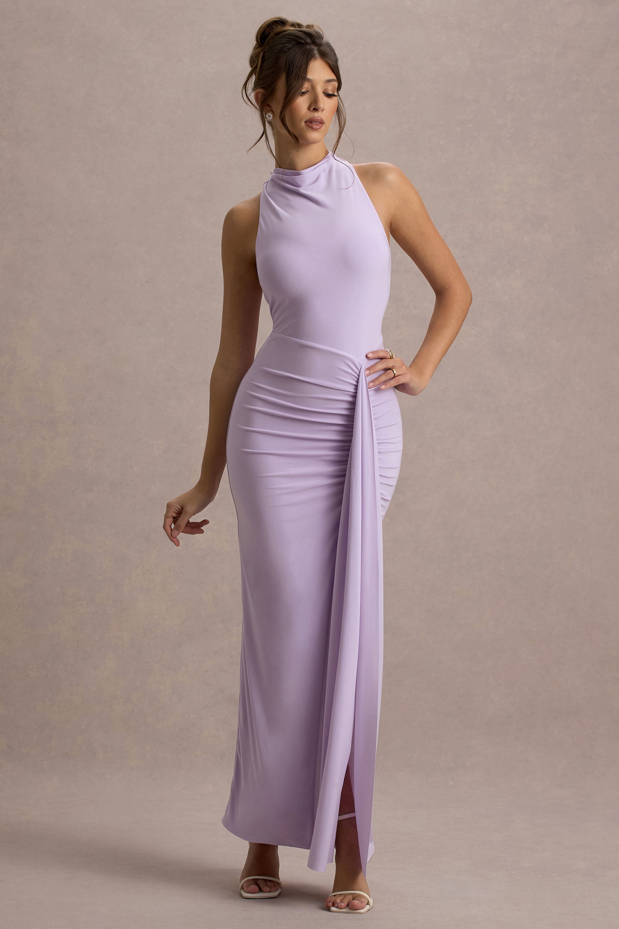 Sunflower | Fliederfarbiges Maxi-Kleid mit hohem Kragen, Raffung und Schlitz