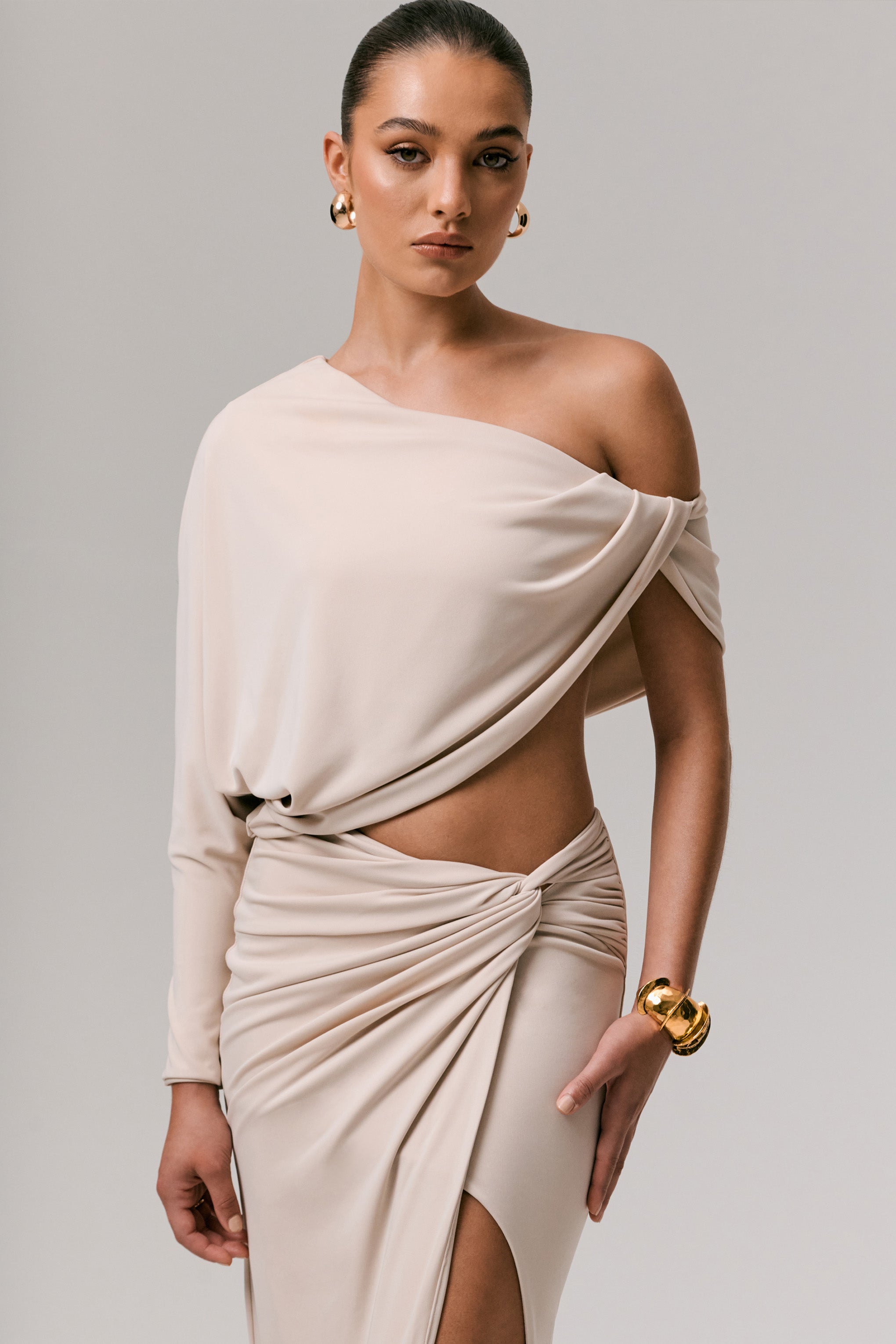 Dua | Steinfarbenes Asymmetrisches One-Shoulder-Top mit Drapierung