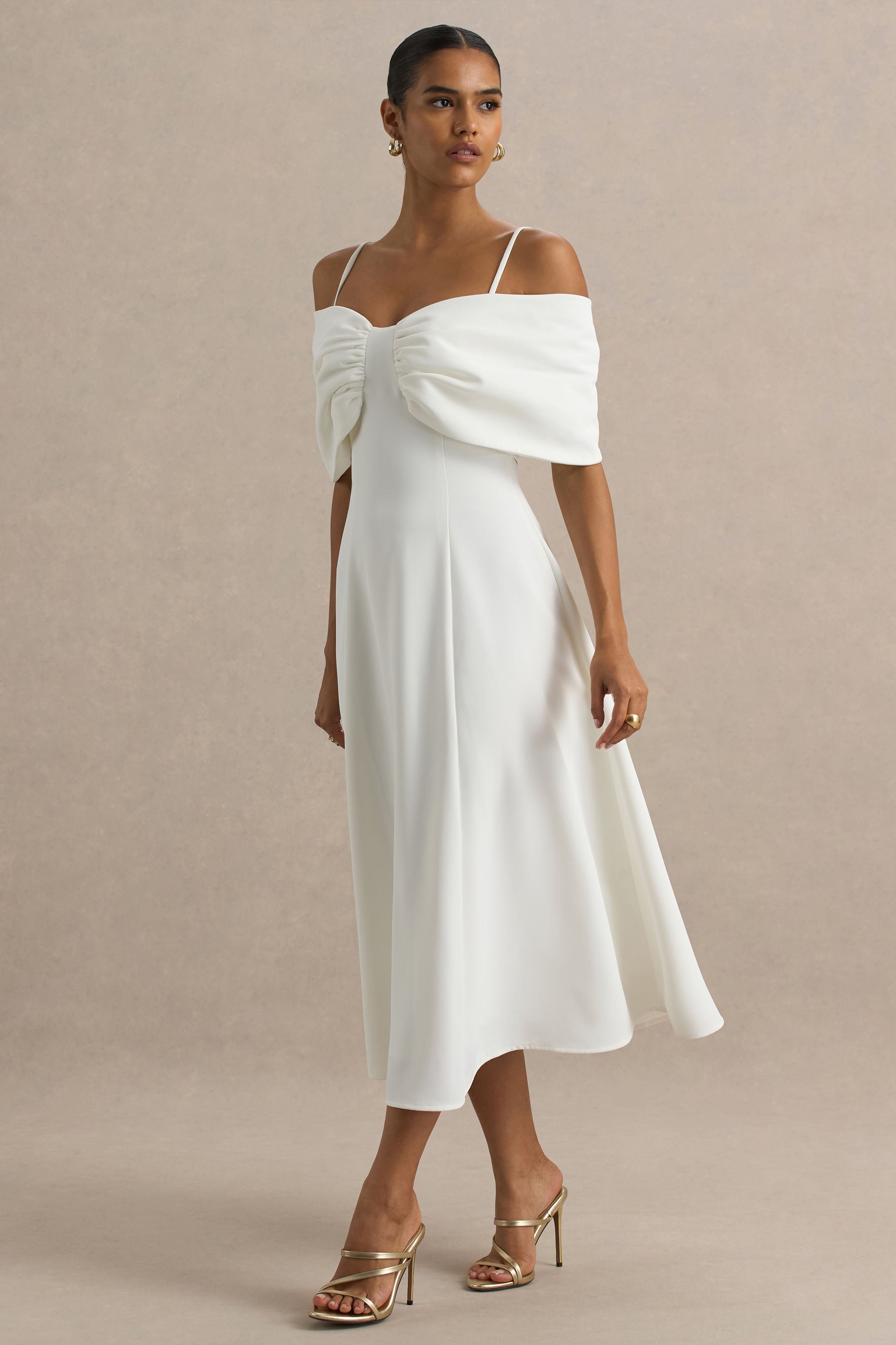 Hettie | Weißes Bardot-Midikleid mit kurzen Ärmeln und Schleifendetail.