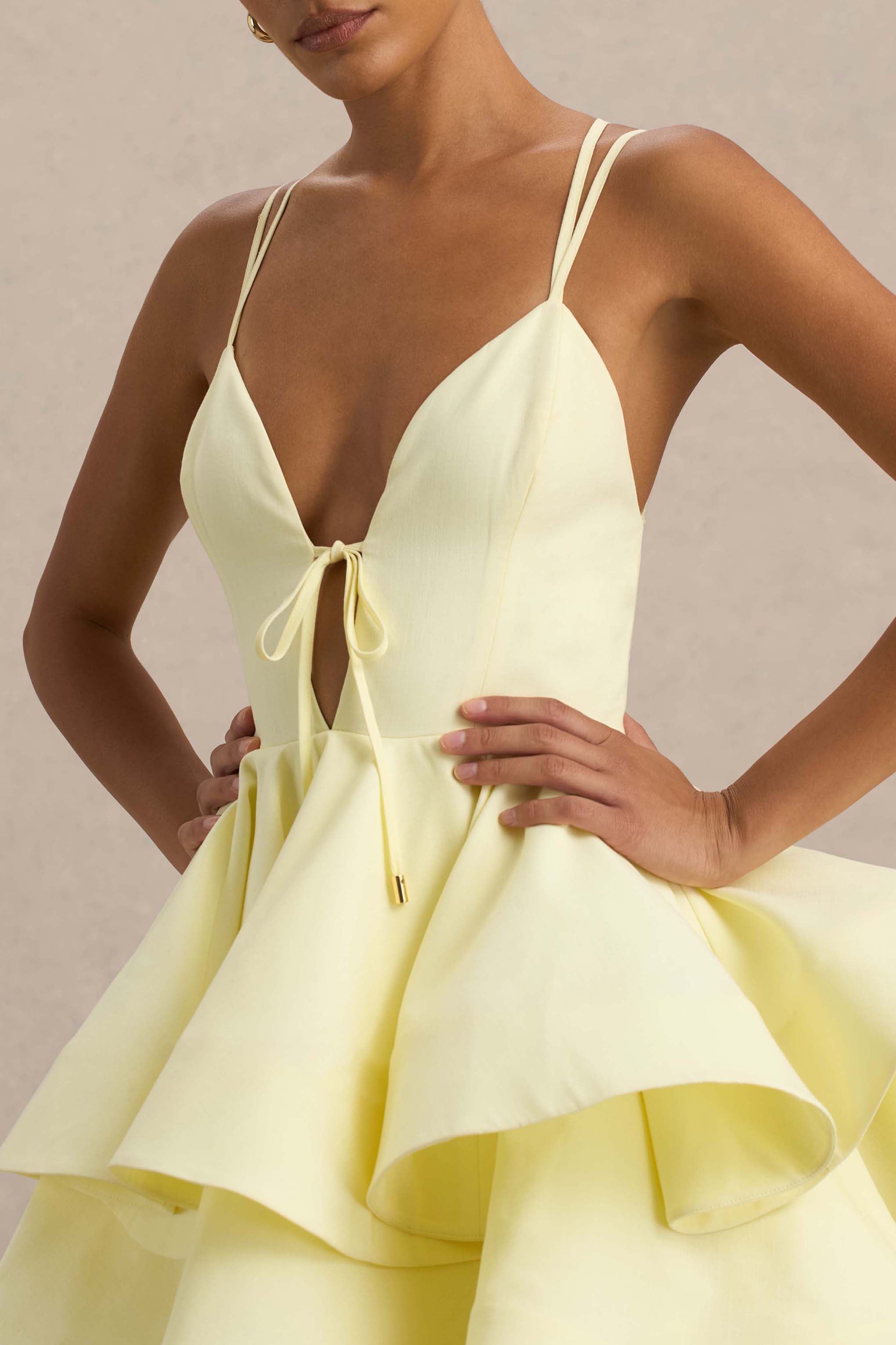 Flavia | Zitronenfarbenes Leinenkleid mit gerafftem Skater-Minirock.