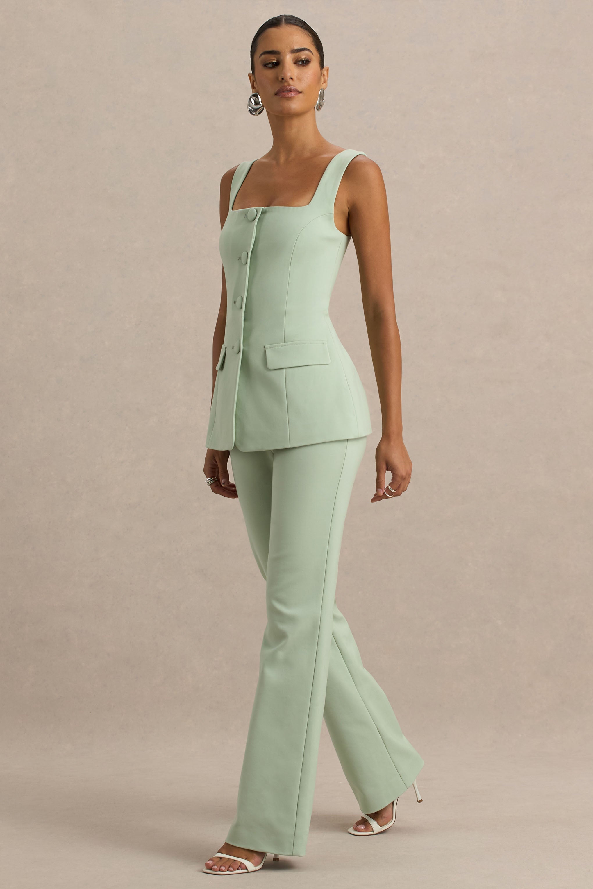 Aceline | Hellgrüner Jumpsuit mit eckigem Ausschnitt und taillierter Passform