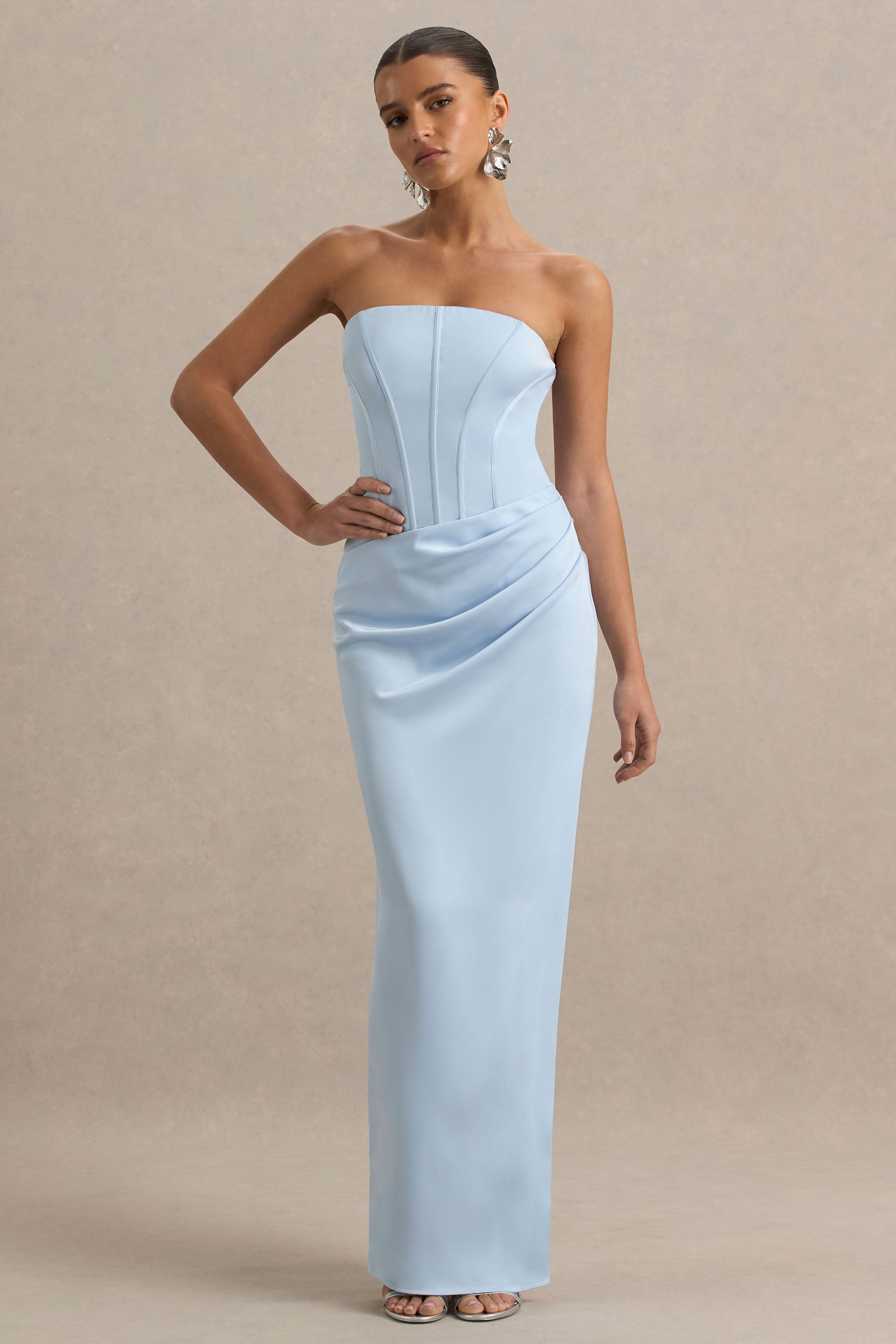 Joseline | Puderblaues Maxikleid aus Satin mit Korsett-Wickel und Schalkragen