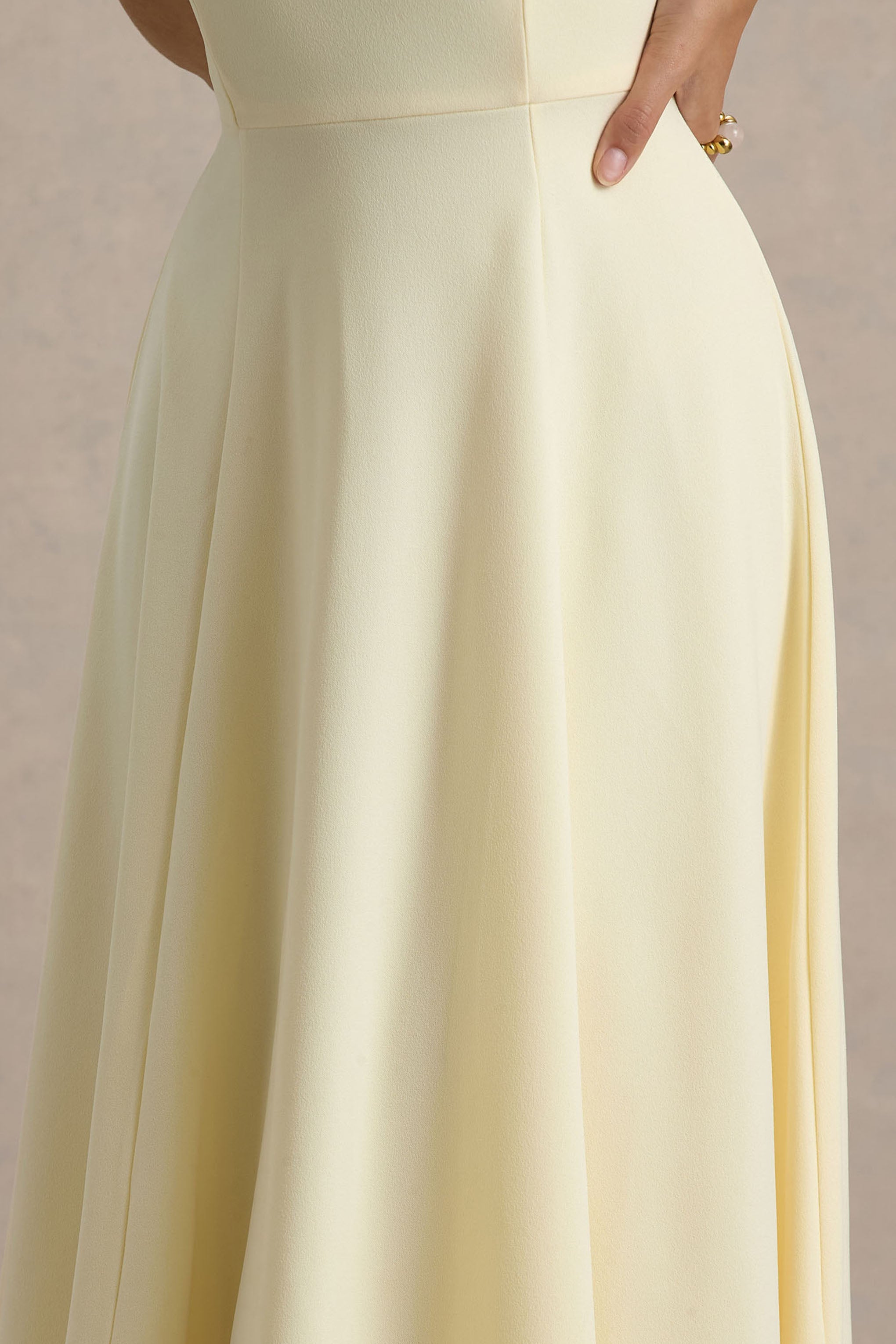 Auburn | Zitronenfarbenes Halterneck-Midikleid