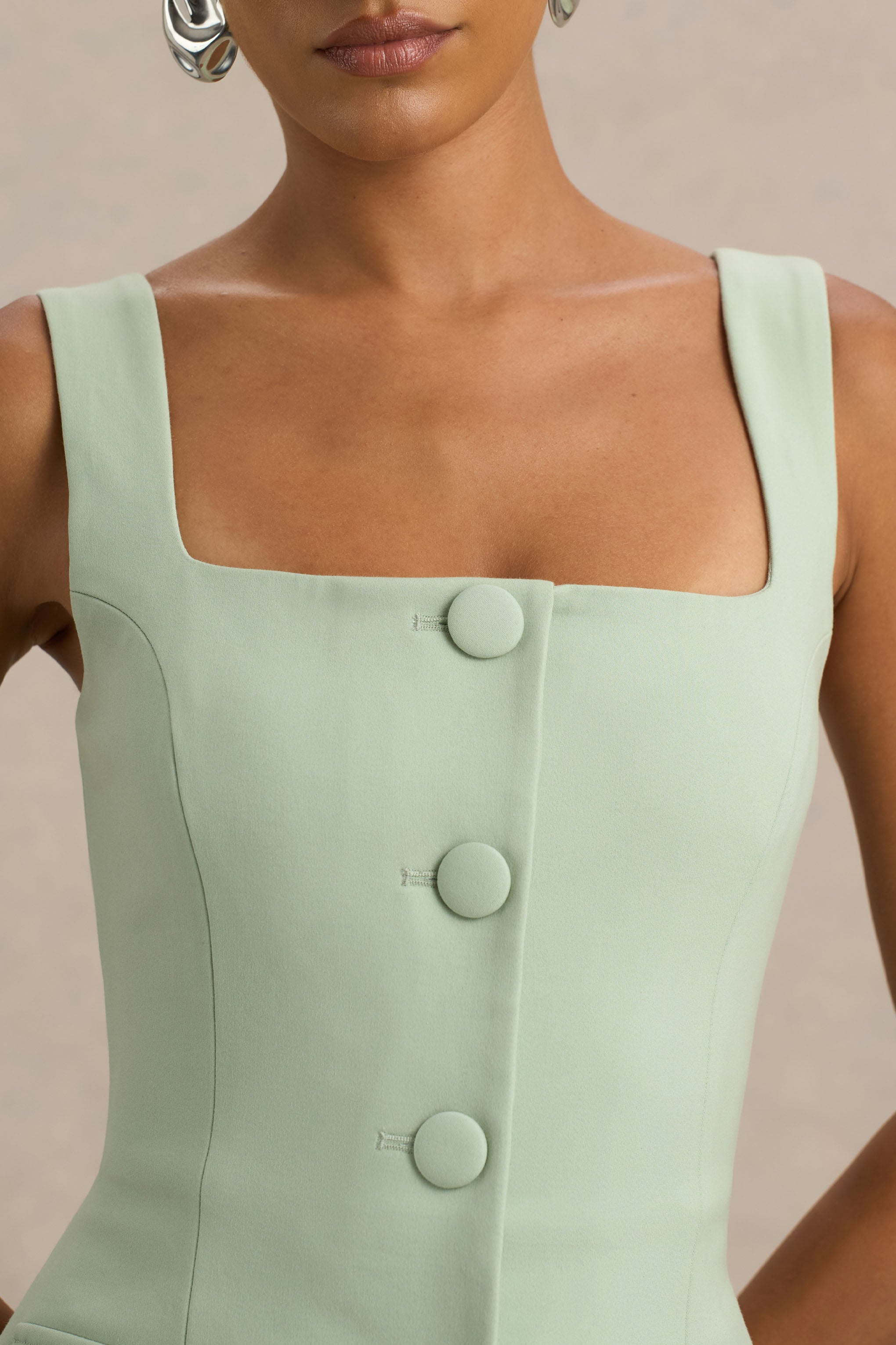 Aceline | Hellgrüner Jumpsuit mit eckigem Ausschnitt und taillierter Passform
