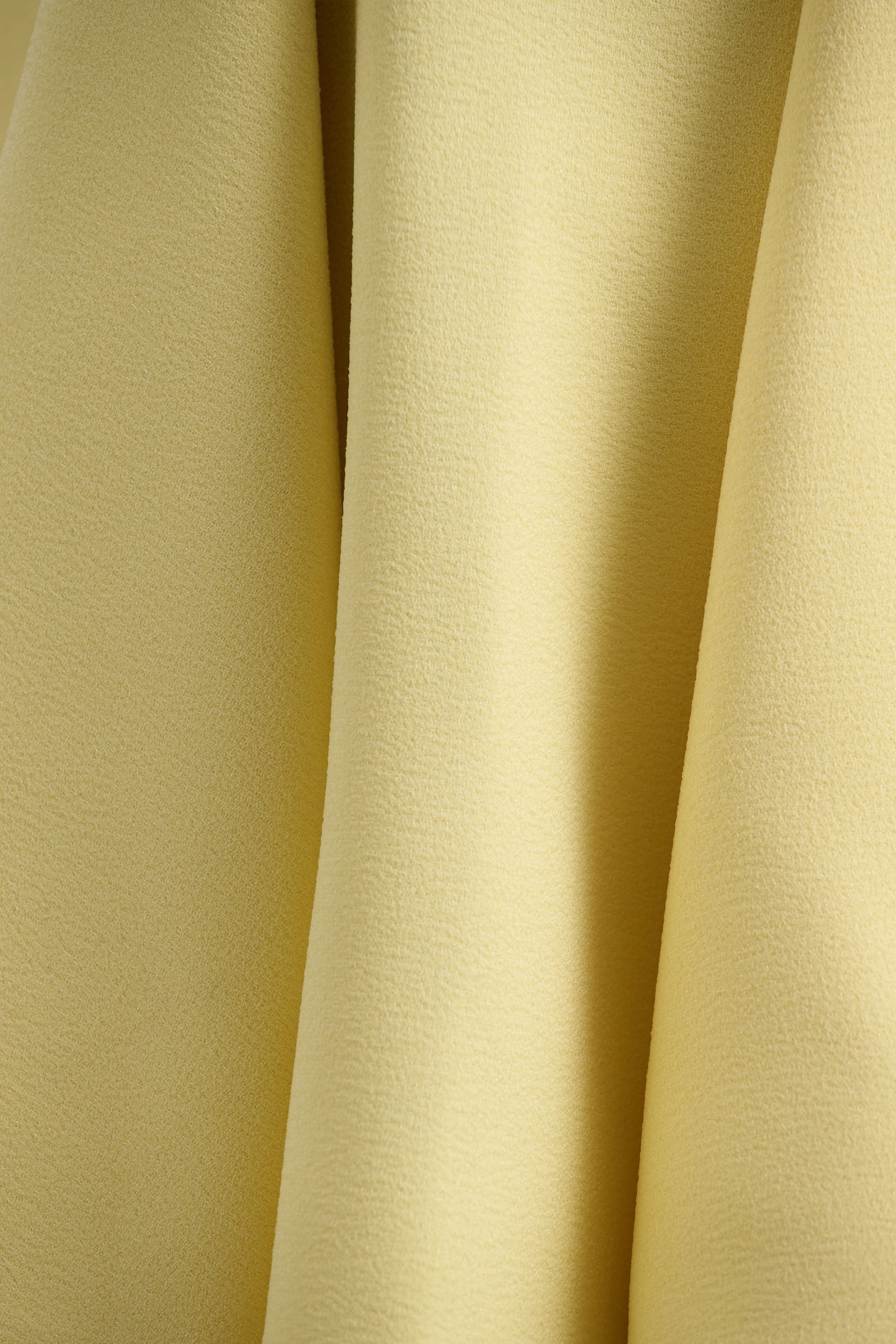 Gabrielle | Zitronenfarbenes Minikleid mit hohem Kragen und Rüschendetail