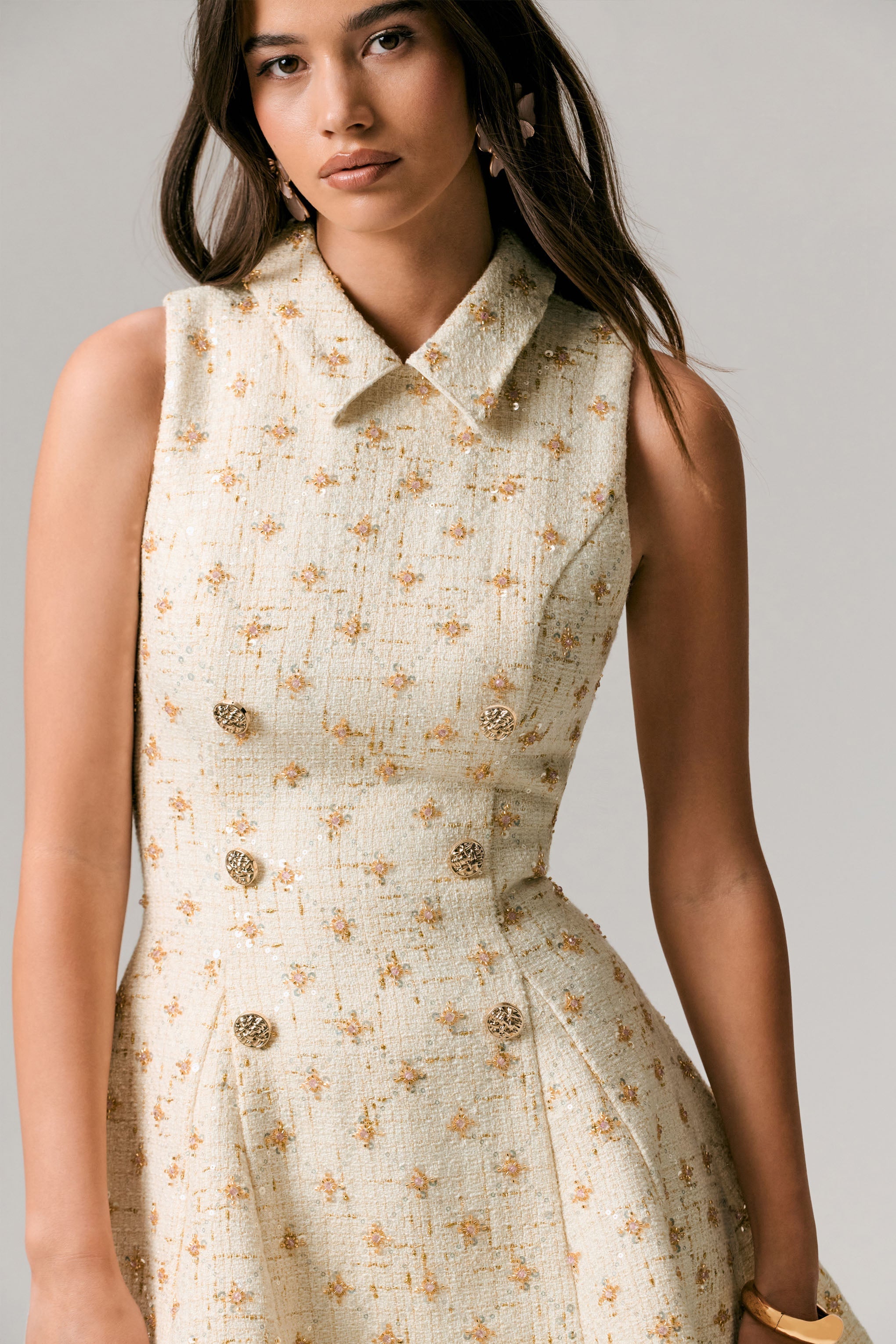 Little Star | Cremefarbenes, verziertes Bouclé-Minikleid mit tailliertem Schnitt
