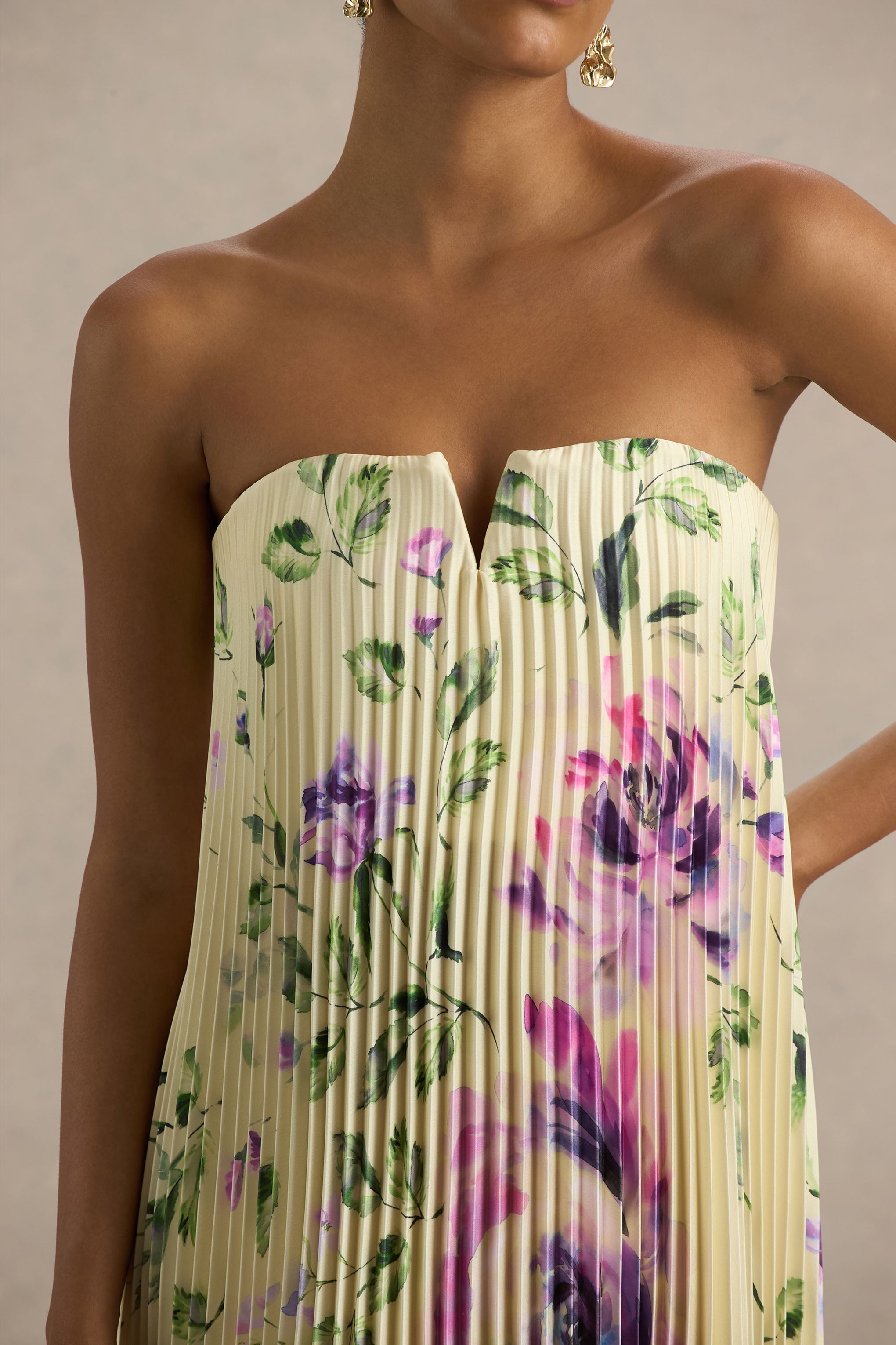 Bergamot | Maxikleid aus Satin mit Rosenmuster und Sweetheart-Ausschnitt.
