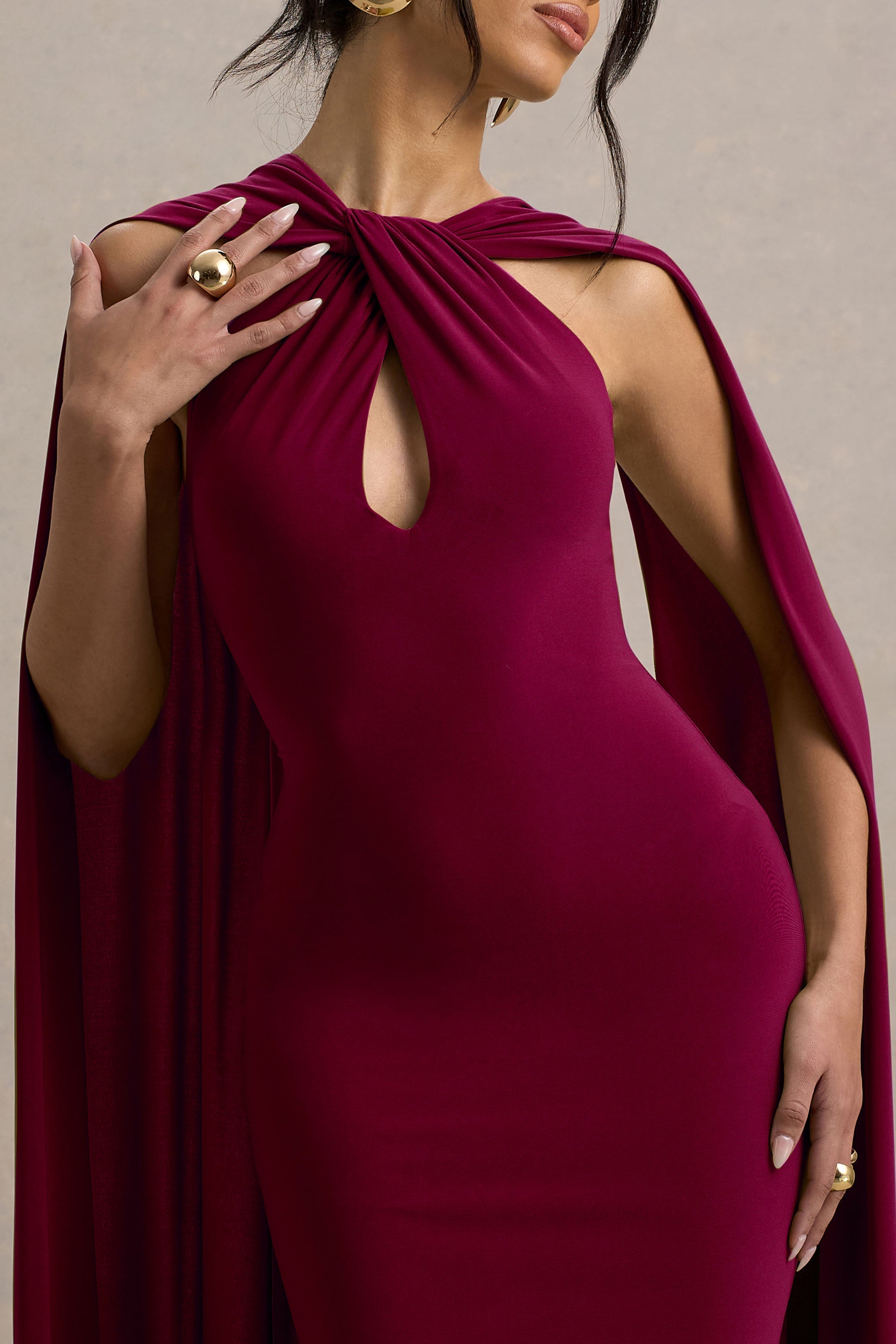 Rhoda | Burgunderrotes Twist-Cape-Maxikleid mit Neckholder