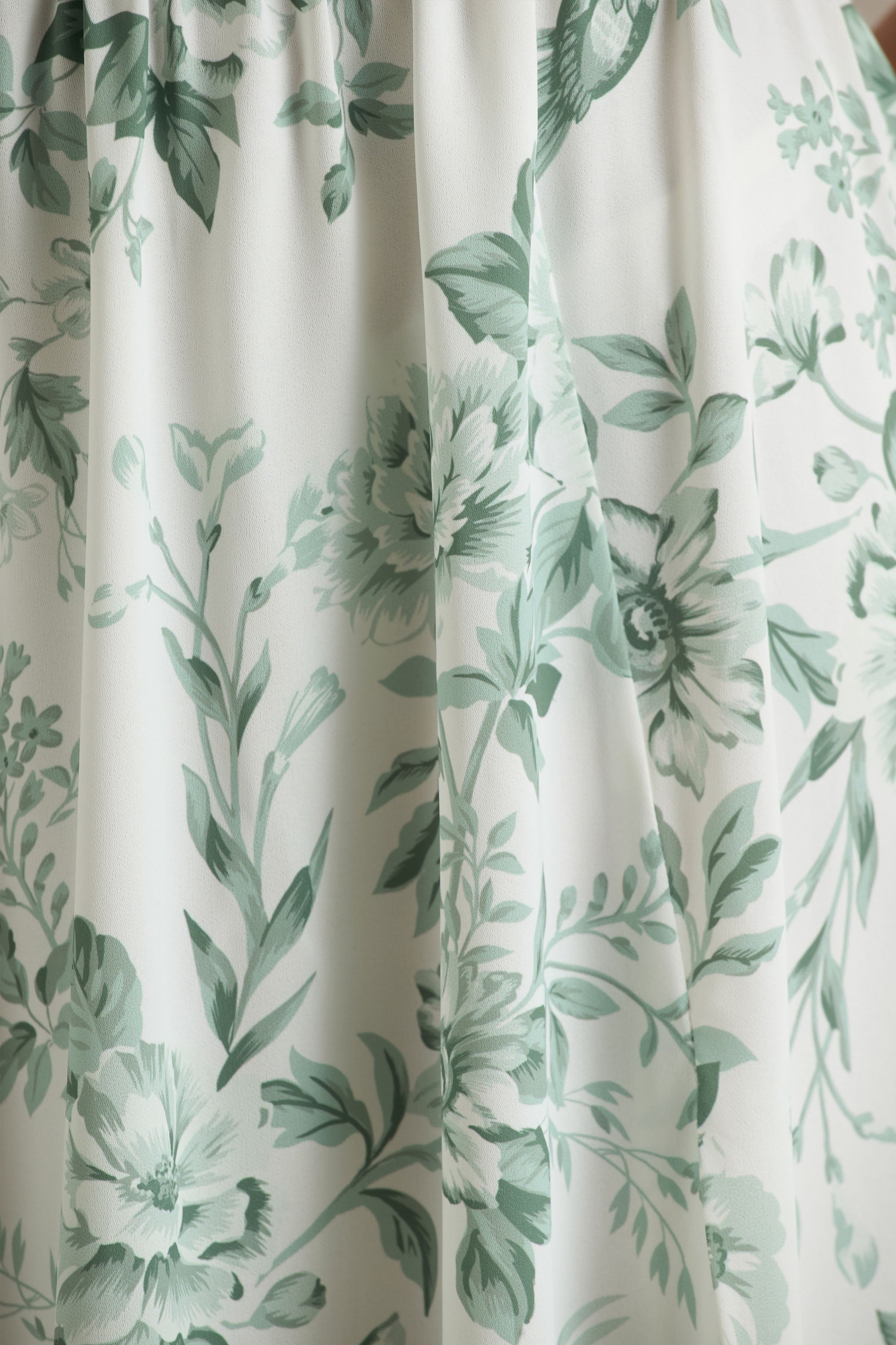 Talia | Grünes Maxikleid mit Blumenmuster, hohem Kragen und hohem Beinschlitz
