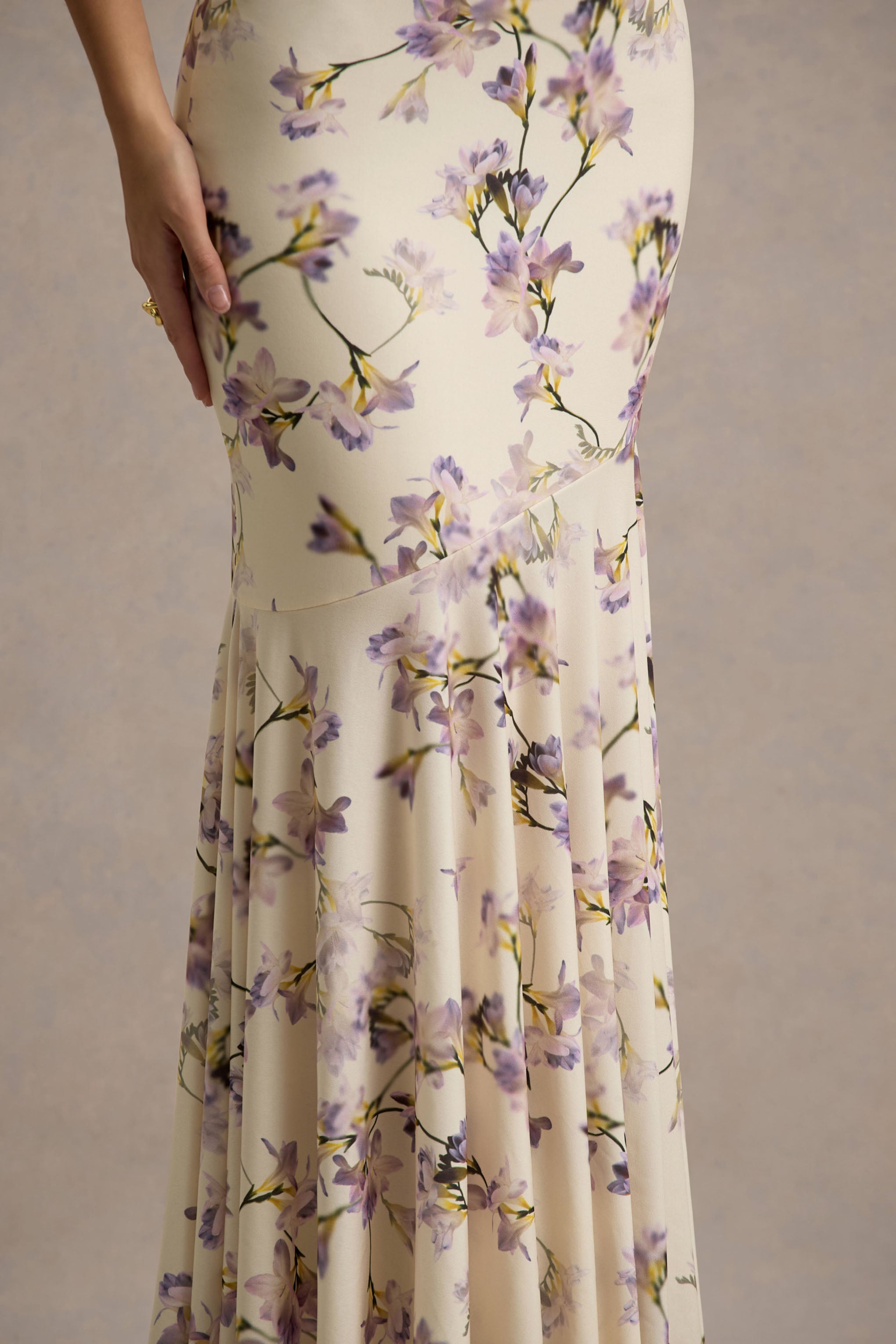 Callie | Zitronengelbes Bandeau-Maxikleid mit Blumenmuster und Fischschwanz-Schnitt