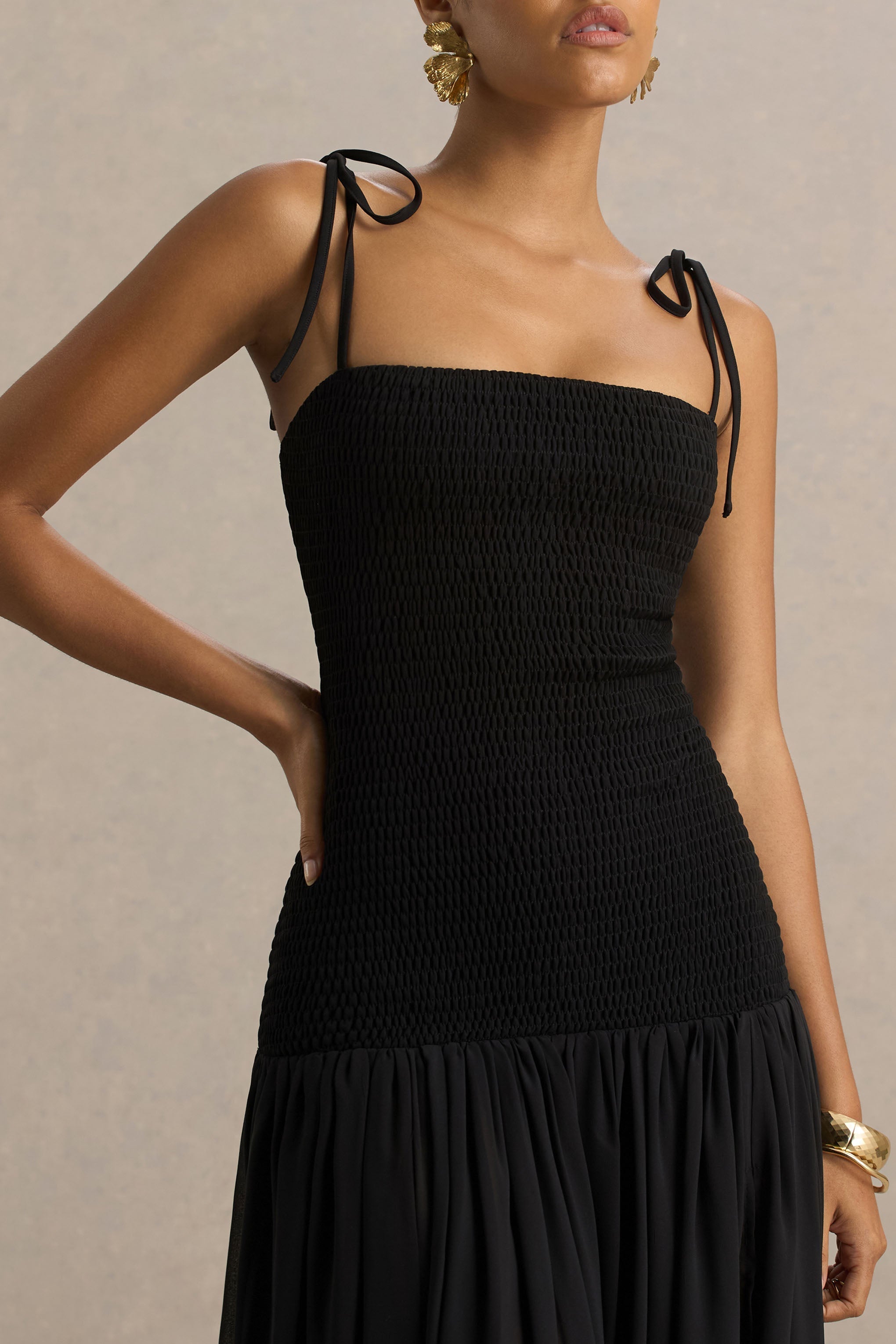 Maeva | Schwarzes Maxikleid mit eckigem Ausschnitt und Fischschwanz-Saum
