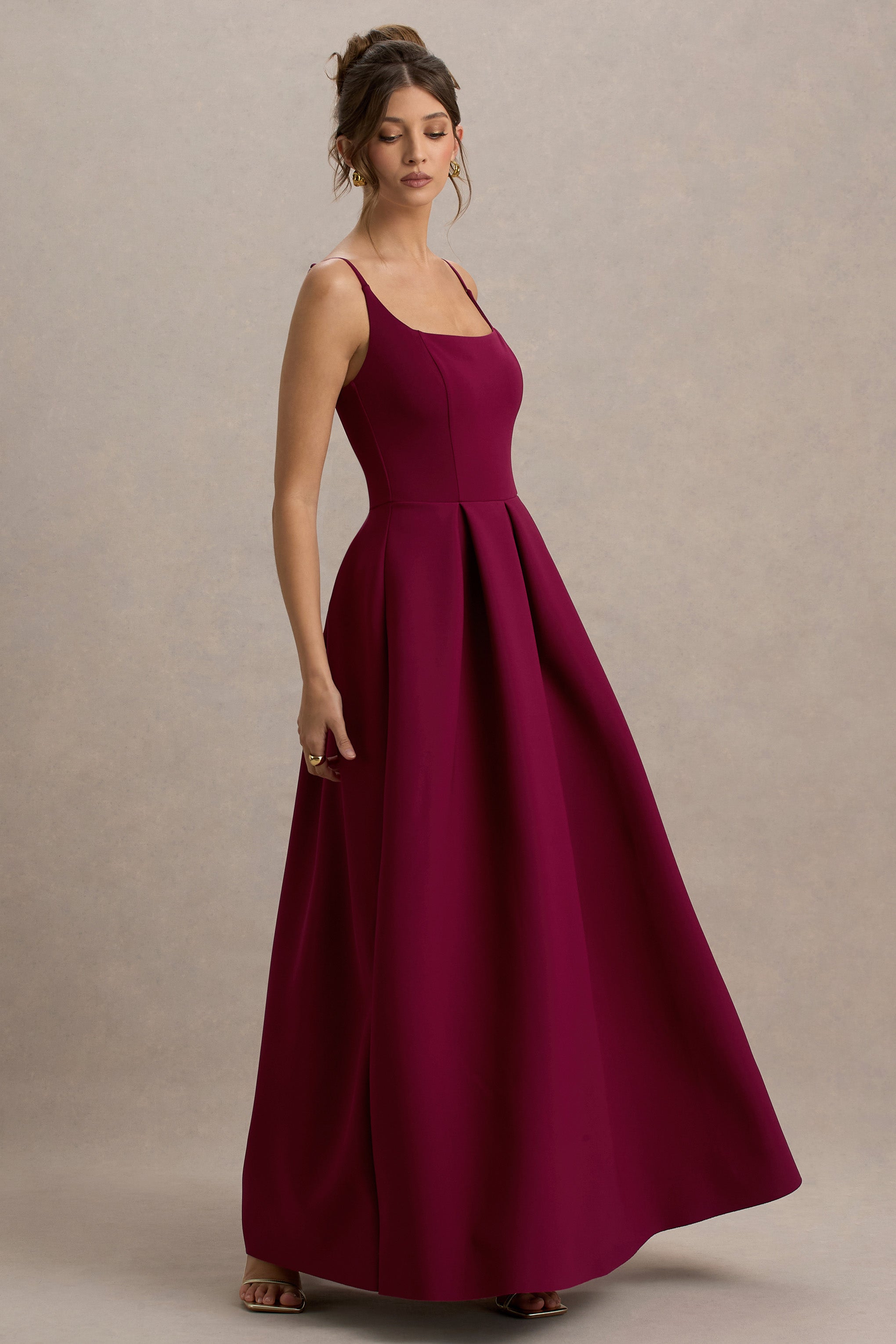 Bambina | Burgunderrotes Maxikleid mit Falten und Rundhalsausschnitt