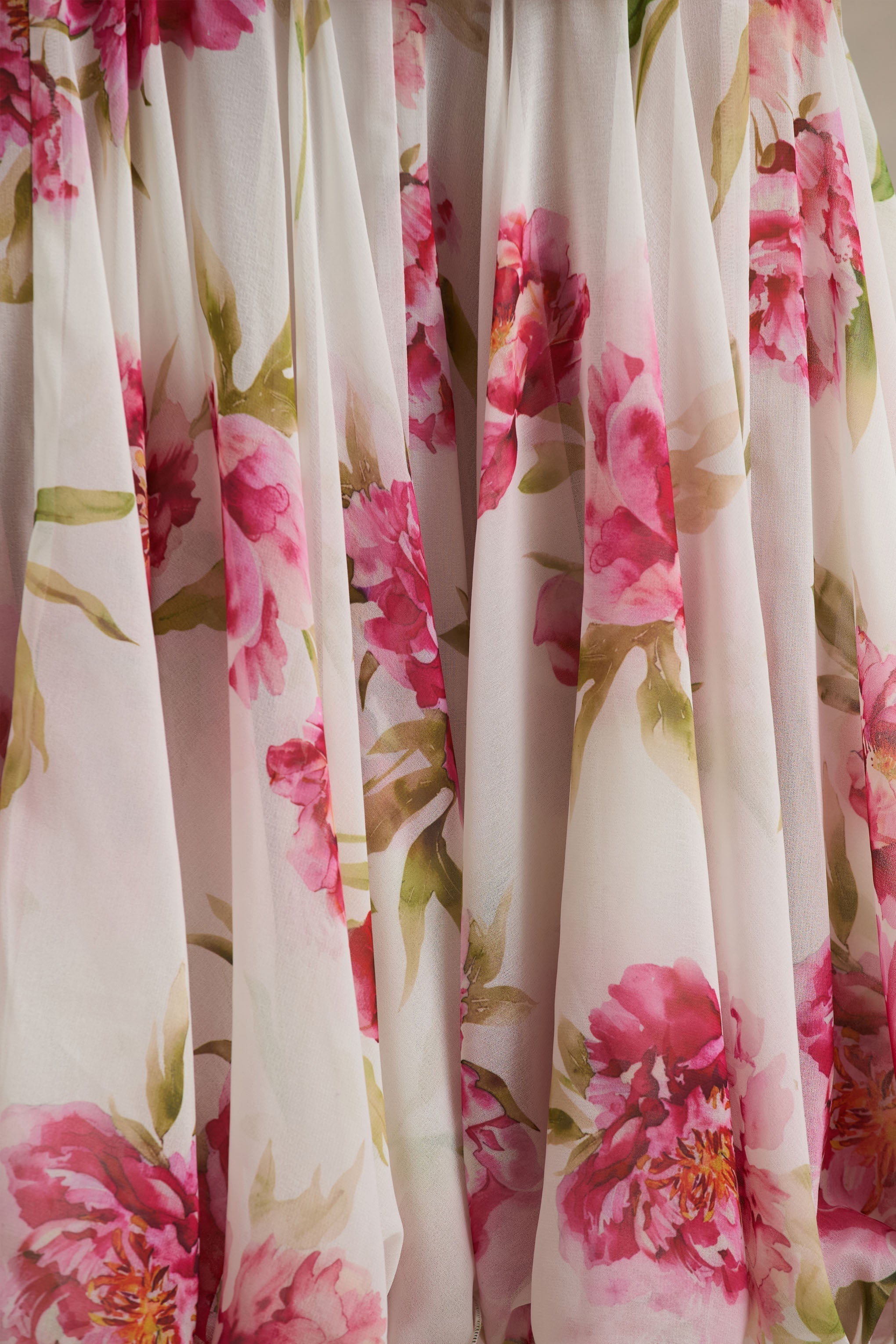 Madelyn | Cremefarbenes Maxikleid mit Blumenmuster, Bardot-Ausschnitt und kurzen Ärmeln