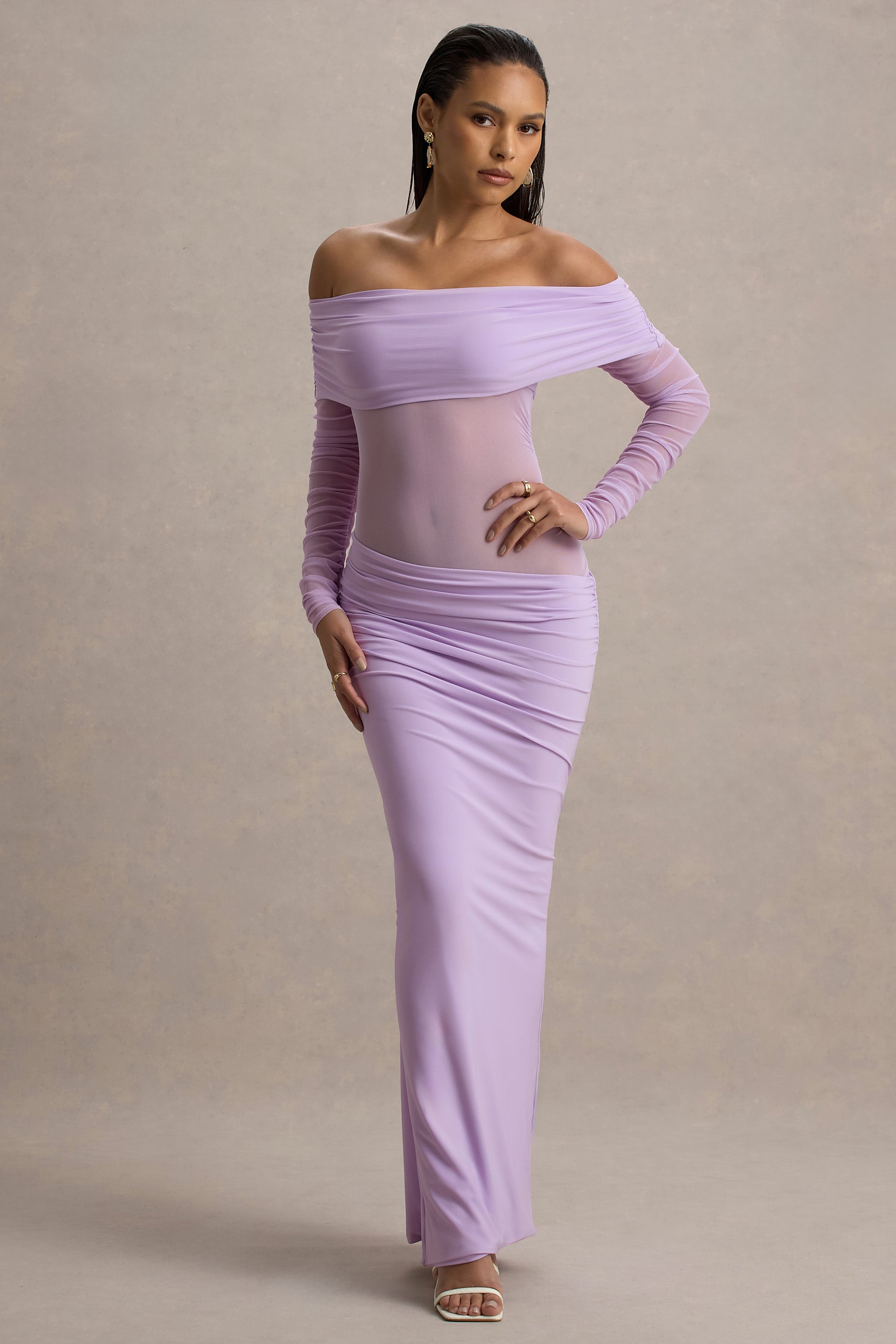 Belamour | Lavendelfarbenes, halb-transparentes Bardot-Maxikleid mit Raffungen