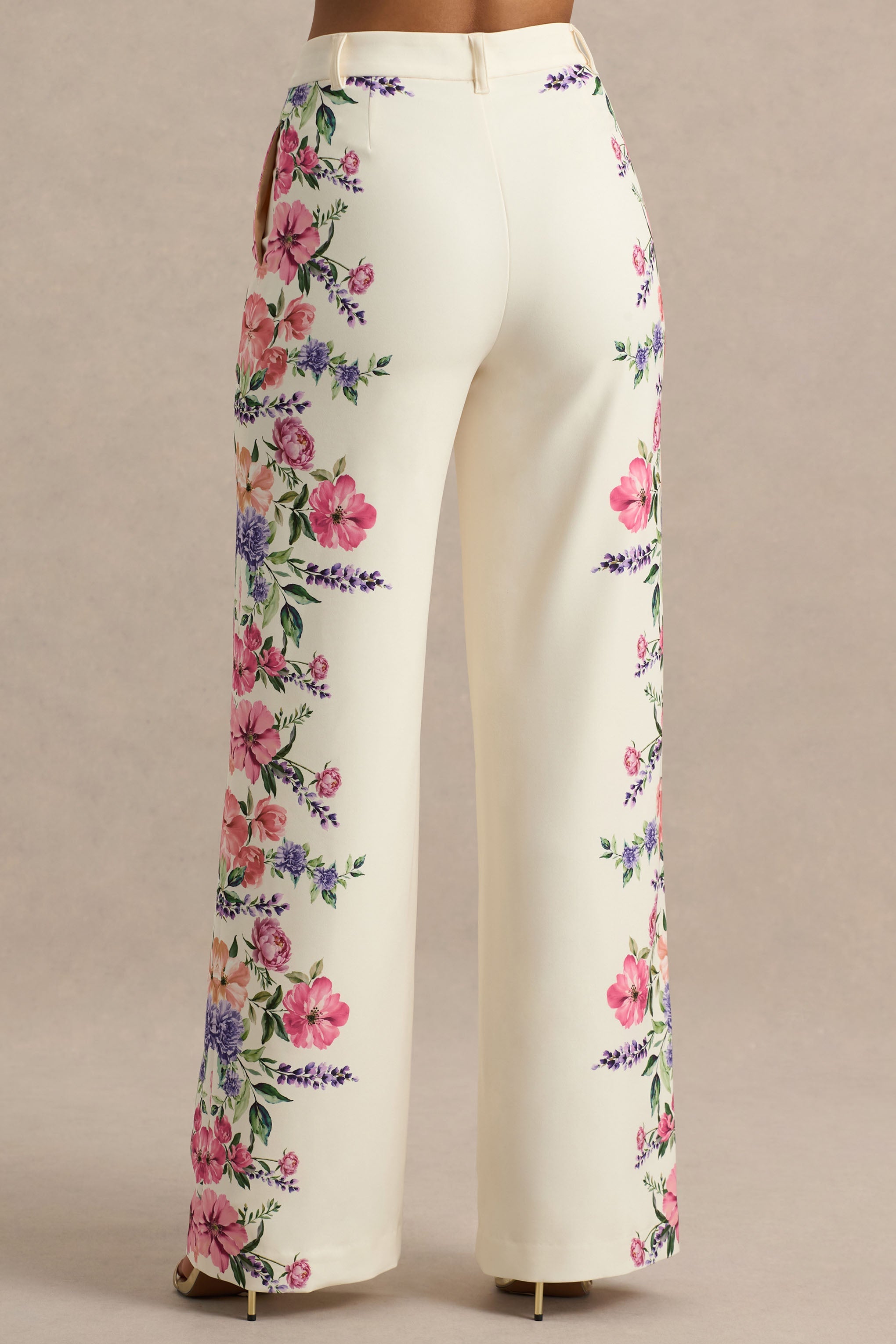 Solana | Weiße Hose mit Blumendruck und weitem Beinabschluss
