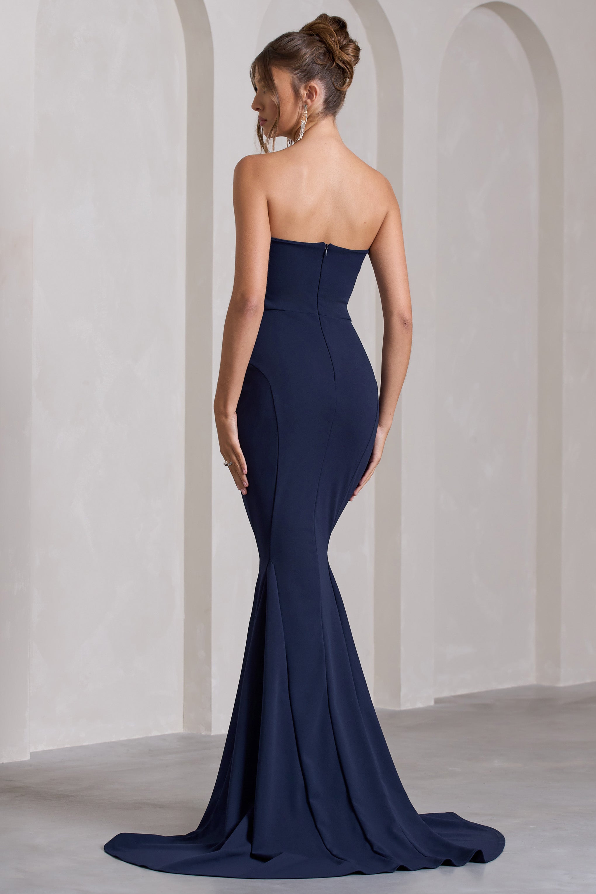 Impress Me | Marineblaues, trägerloses Bandeau-Maxikleid mit Fischschwanzschnitt