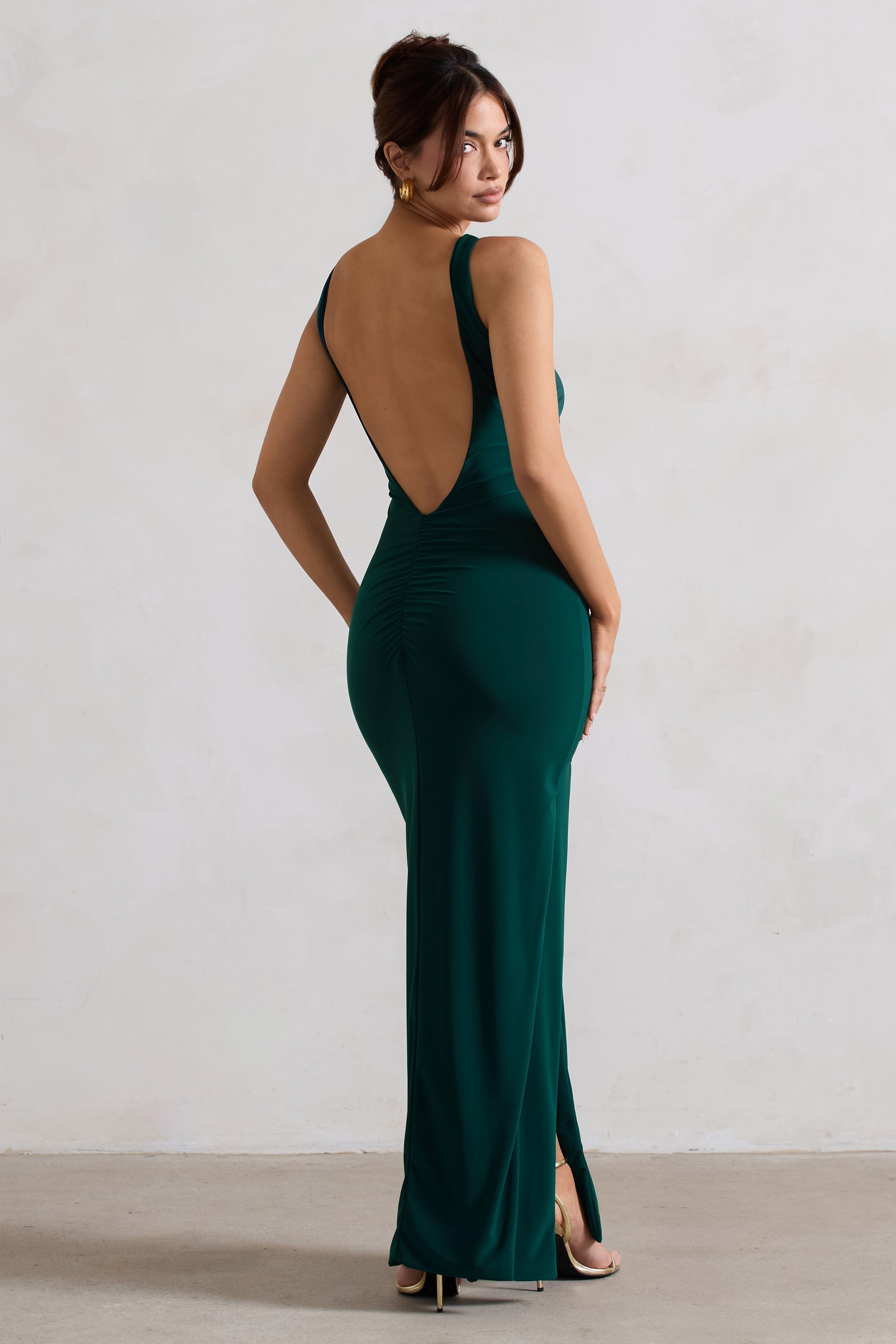 Kate | Flaschengrünes Maxikleid mit quadratischem Ausschnitt, tiefem Rückenausschnitt und seitlichem Beinschlitz