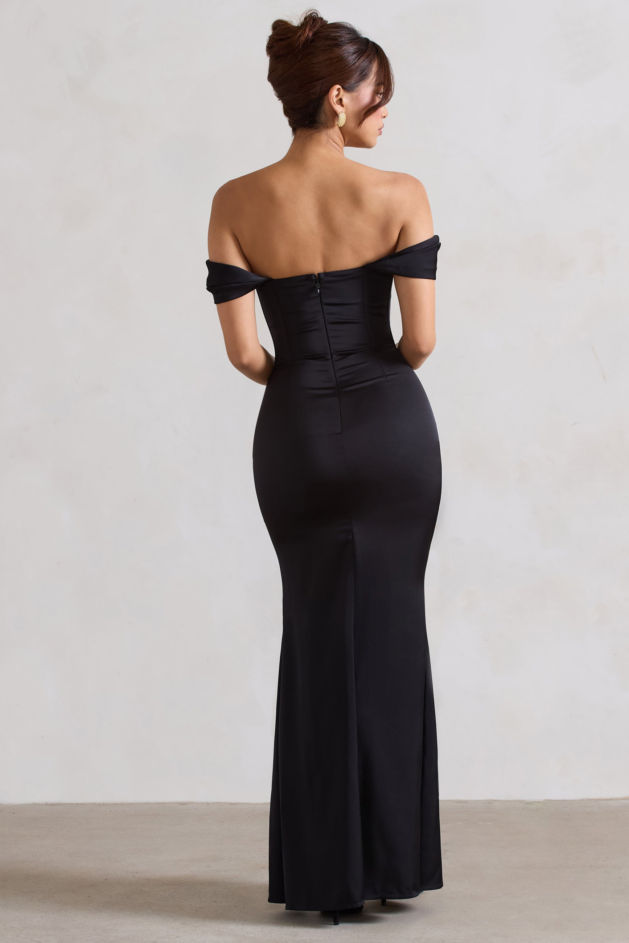 Kimberly | Schwarzes Bardot-Satin-Maxikleid