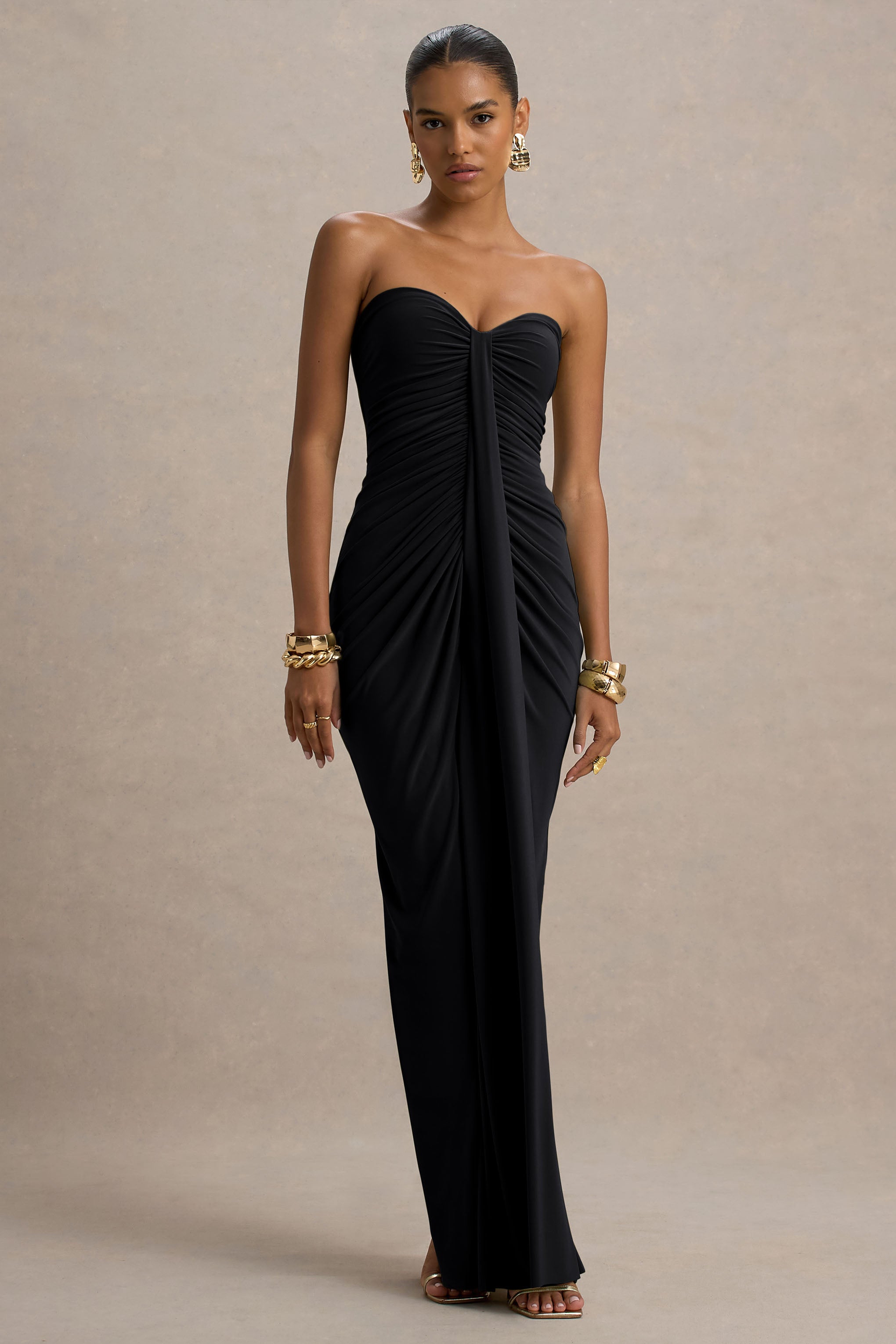 Ali | Schwarzes Maxikleid mit Sweetheart-Ausschnitt und Rüschen