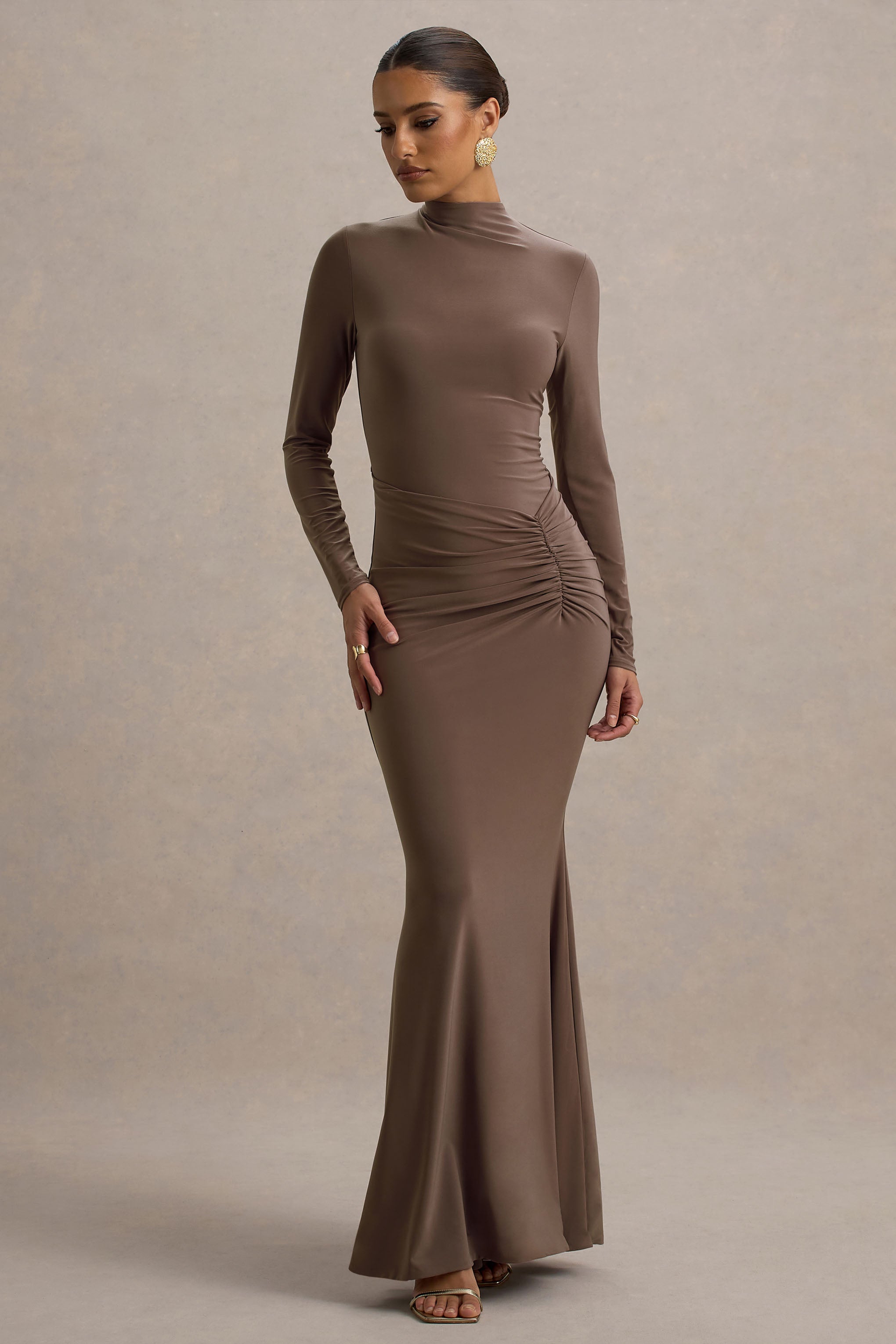 Reid | Braunes Maxikleid mit langen Ärmeln und Raffung