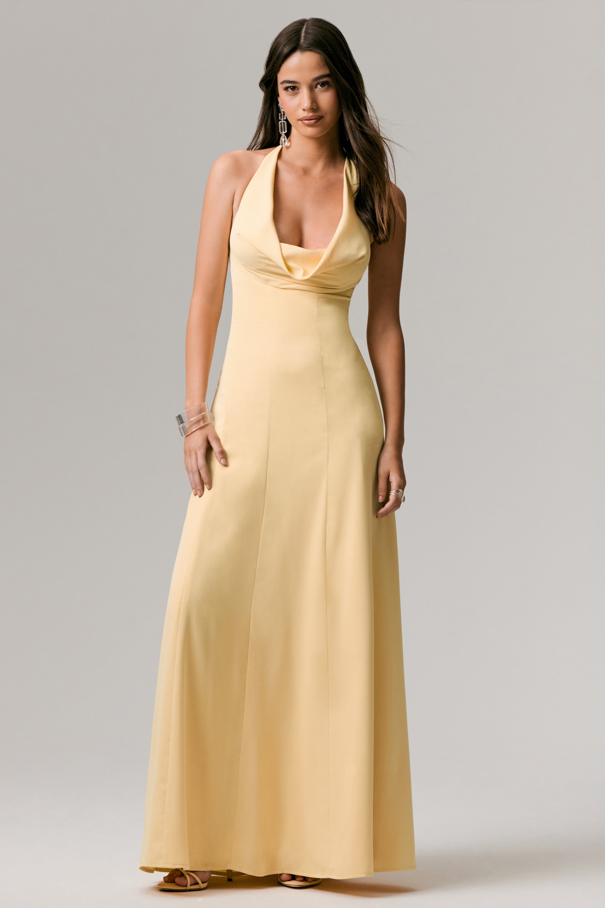 Undeniable | Zitronengelbes Maxikleid mit tiefem V-Ausschnitt und Drapierung