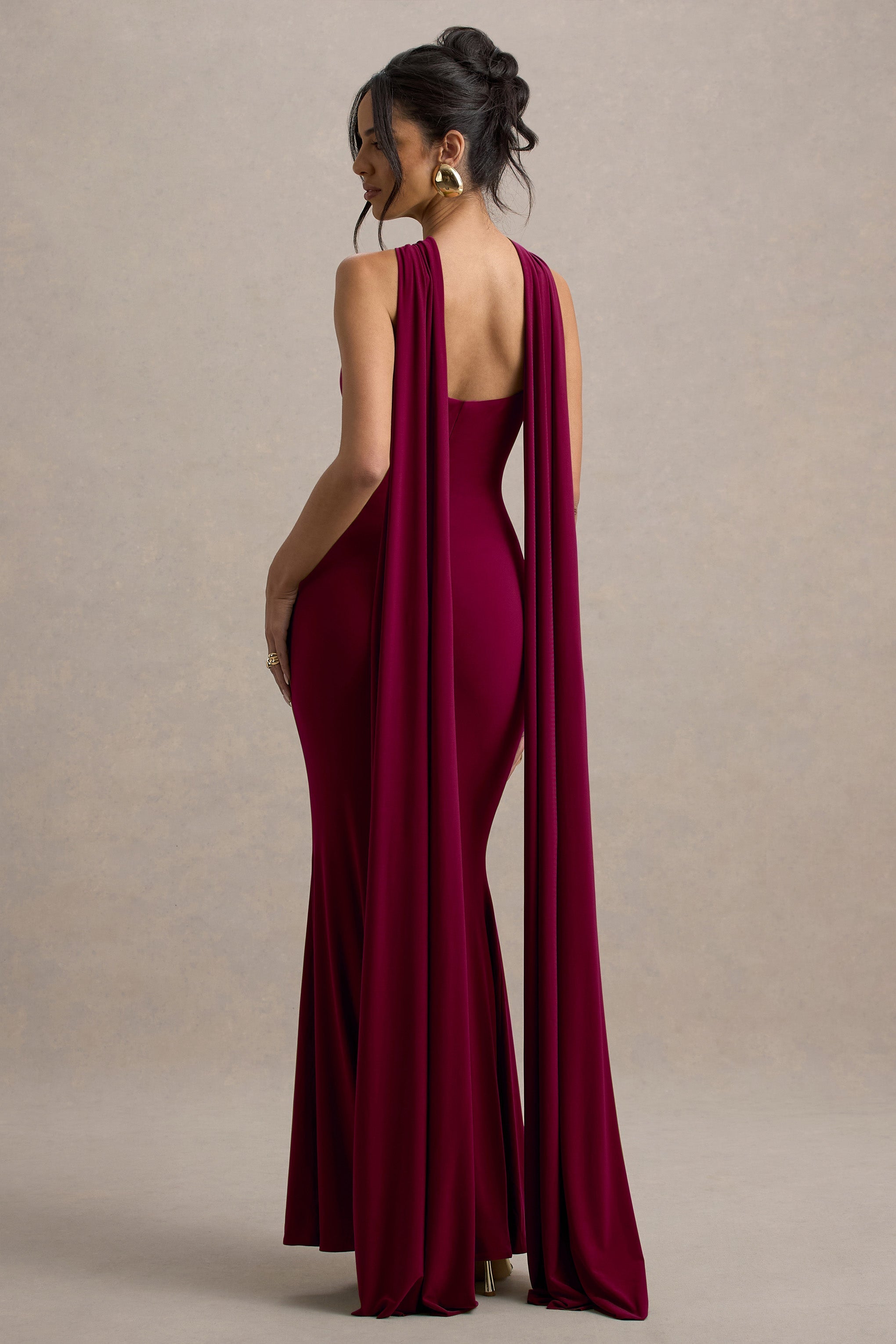 Rhoda | Burgunderrotes Twist-Cape-Maxikleid mit Neckholder