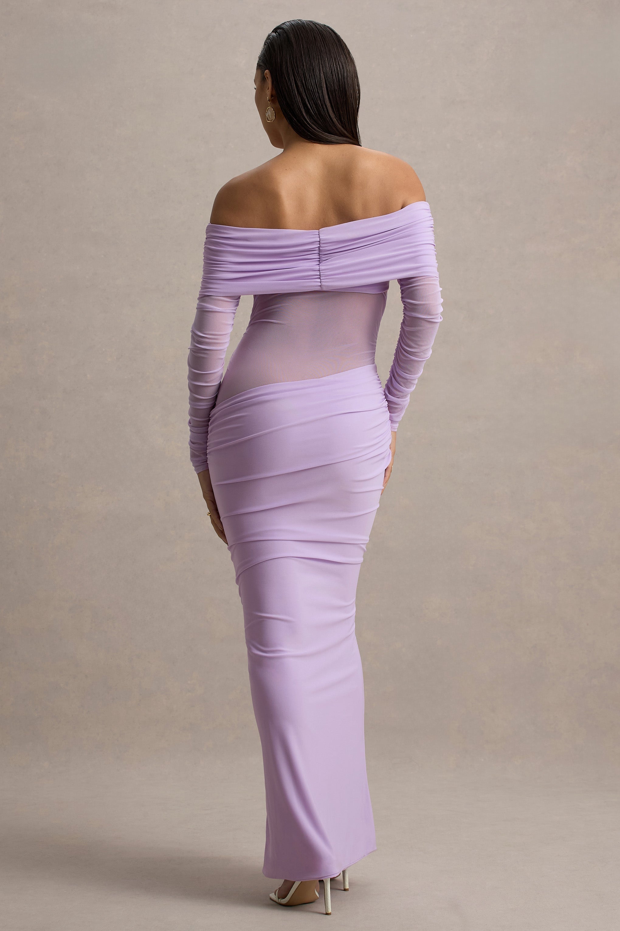Belamour | Lavendelfarbenes, halb-transparentes Bardot-Maxikleid mit Raffungen