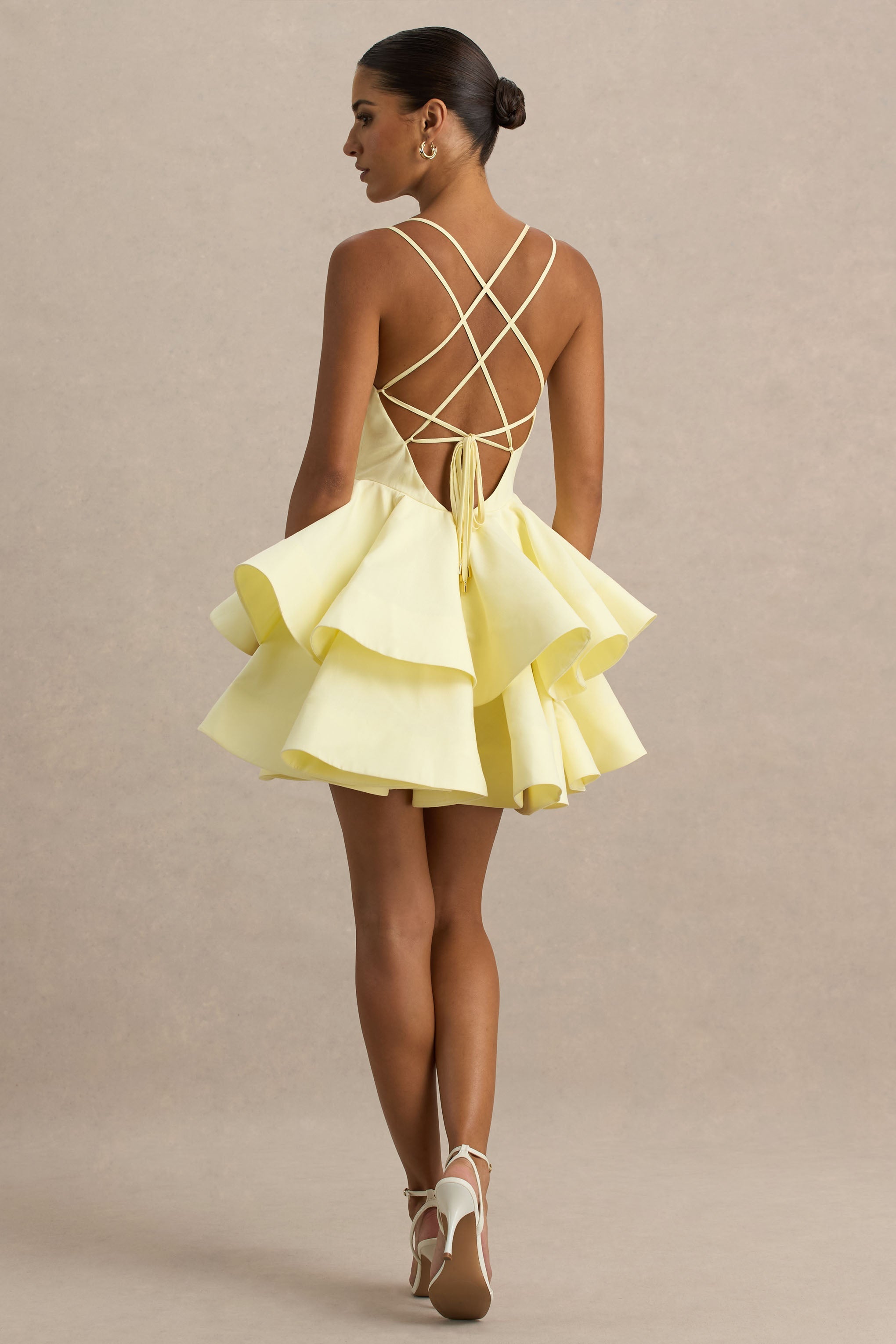 Flavia | Zitronenfarbenes Leinenkleid mit gerafftem Skater-Minirock.