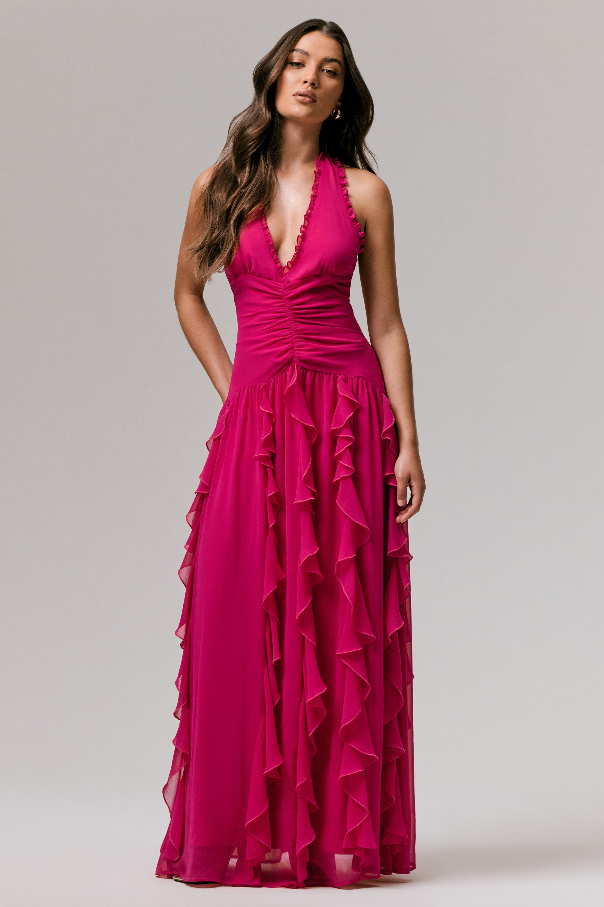 Bea | Knallpinkes Maxikleid mit tiefem V-Ausschnitt und Volants