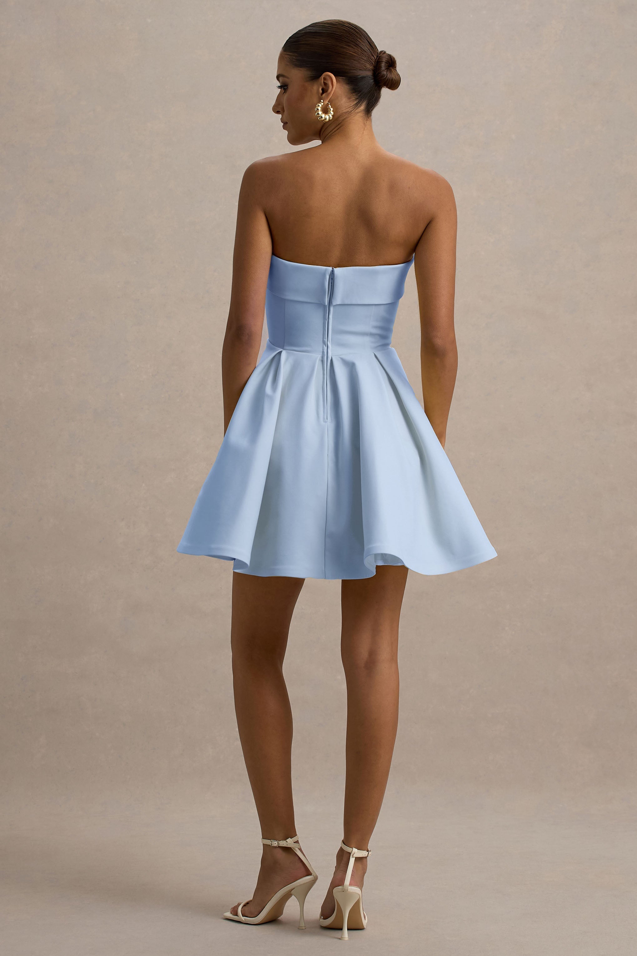 Bruna | Puderblaues Bandeau-Minikleid im Skater-Stil