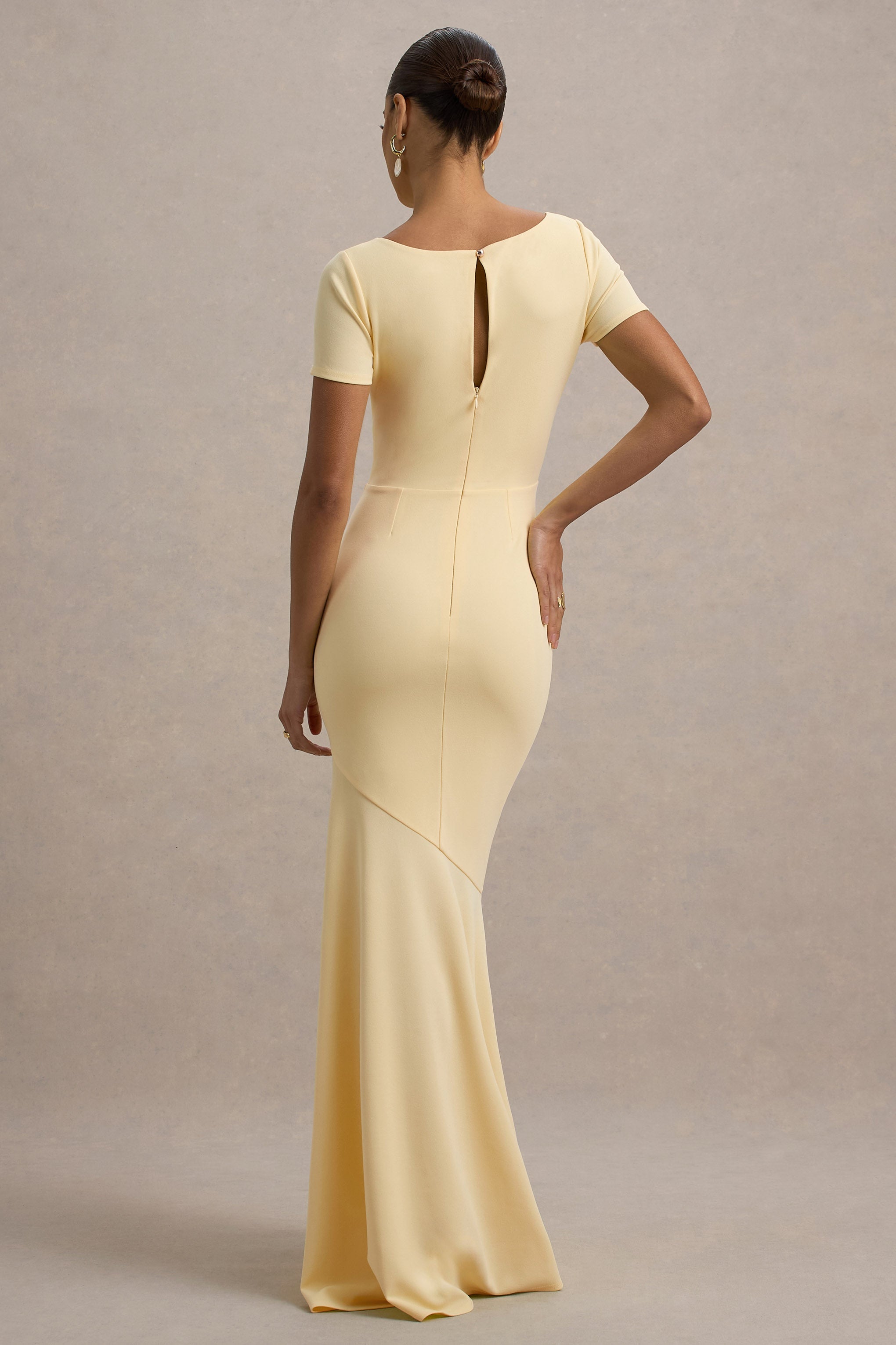 Rian | Blassgelbes Maxi-Kleid mit kurzen Ärmeln