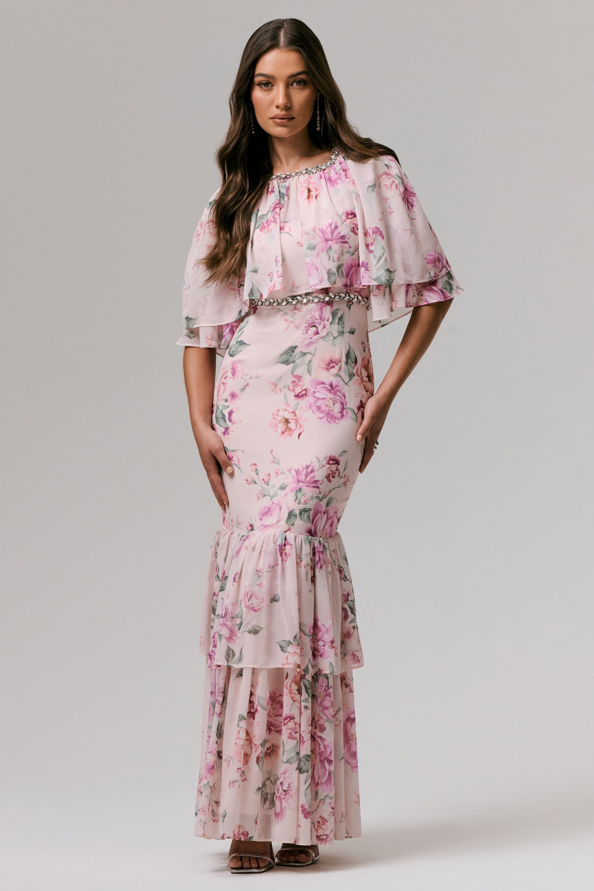 Never Let Go | Rosafarbenes Maxikleid aus Chiffon mit Blumenmuster, Rüschen und langen Ärmeln
