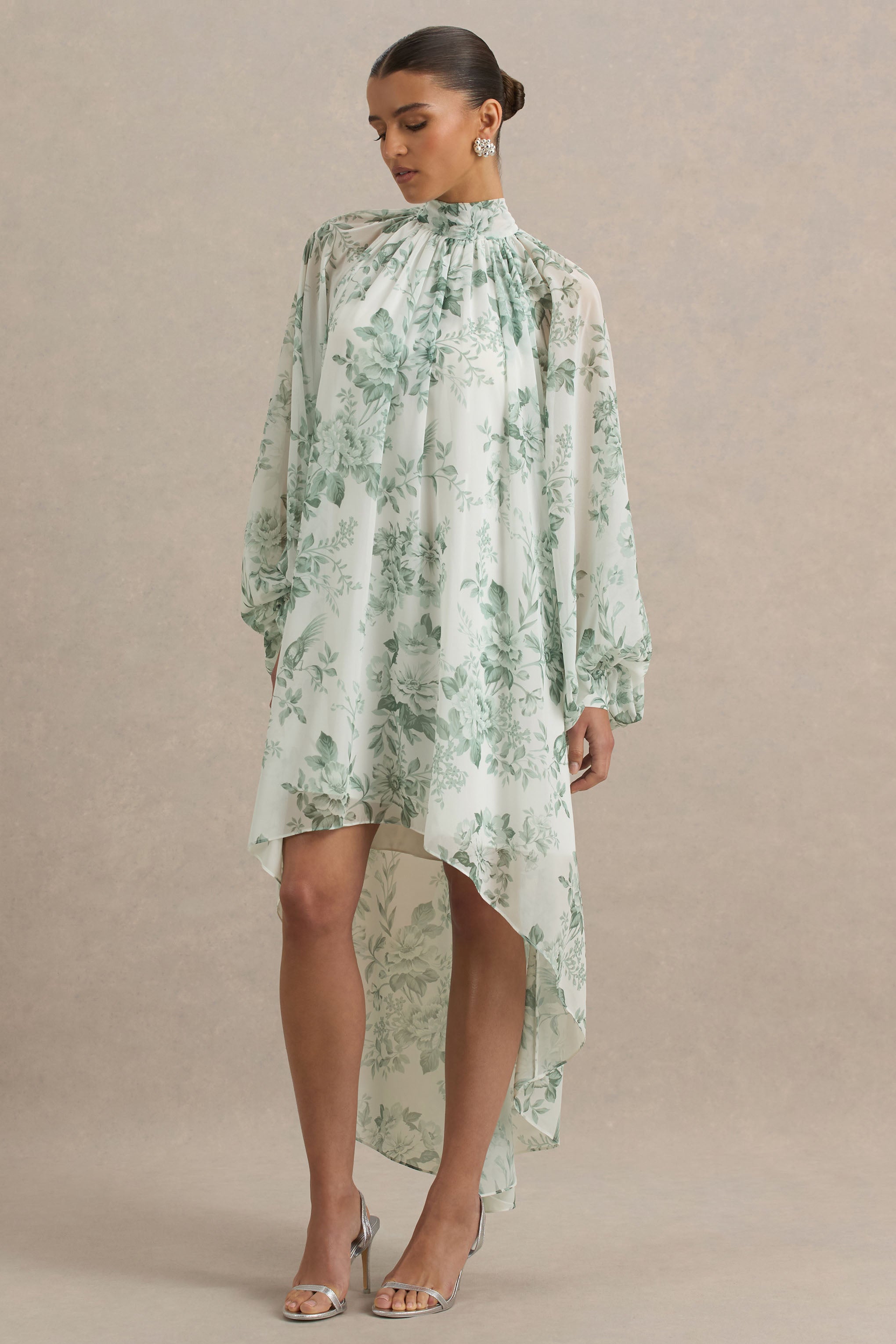 Delphia | Grünes Maxikleid mit Blumenmuster und hohem Ausschnitt