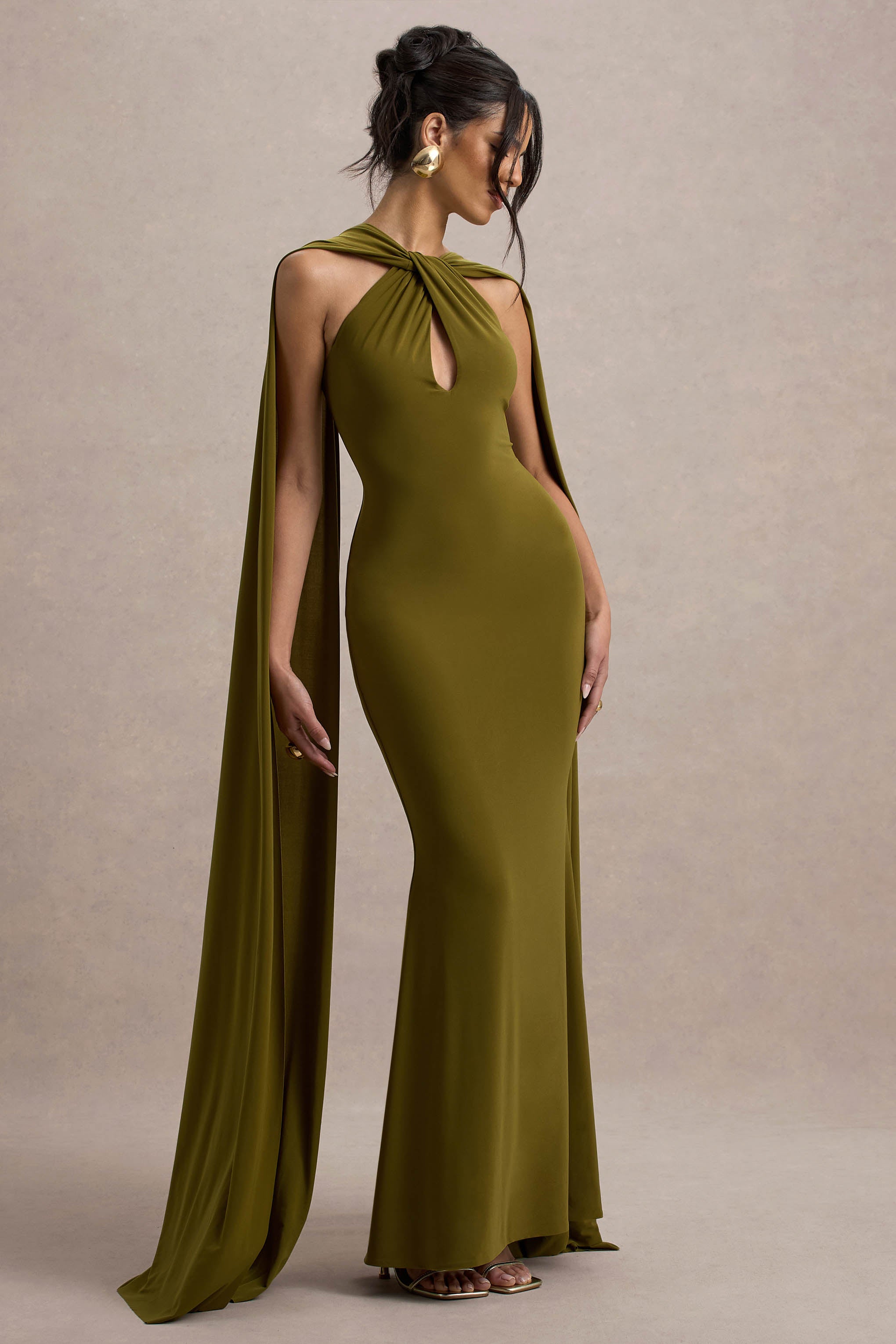 Rhoda | Grünes Maxi-Kleid mit Twist-Halter und Cape