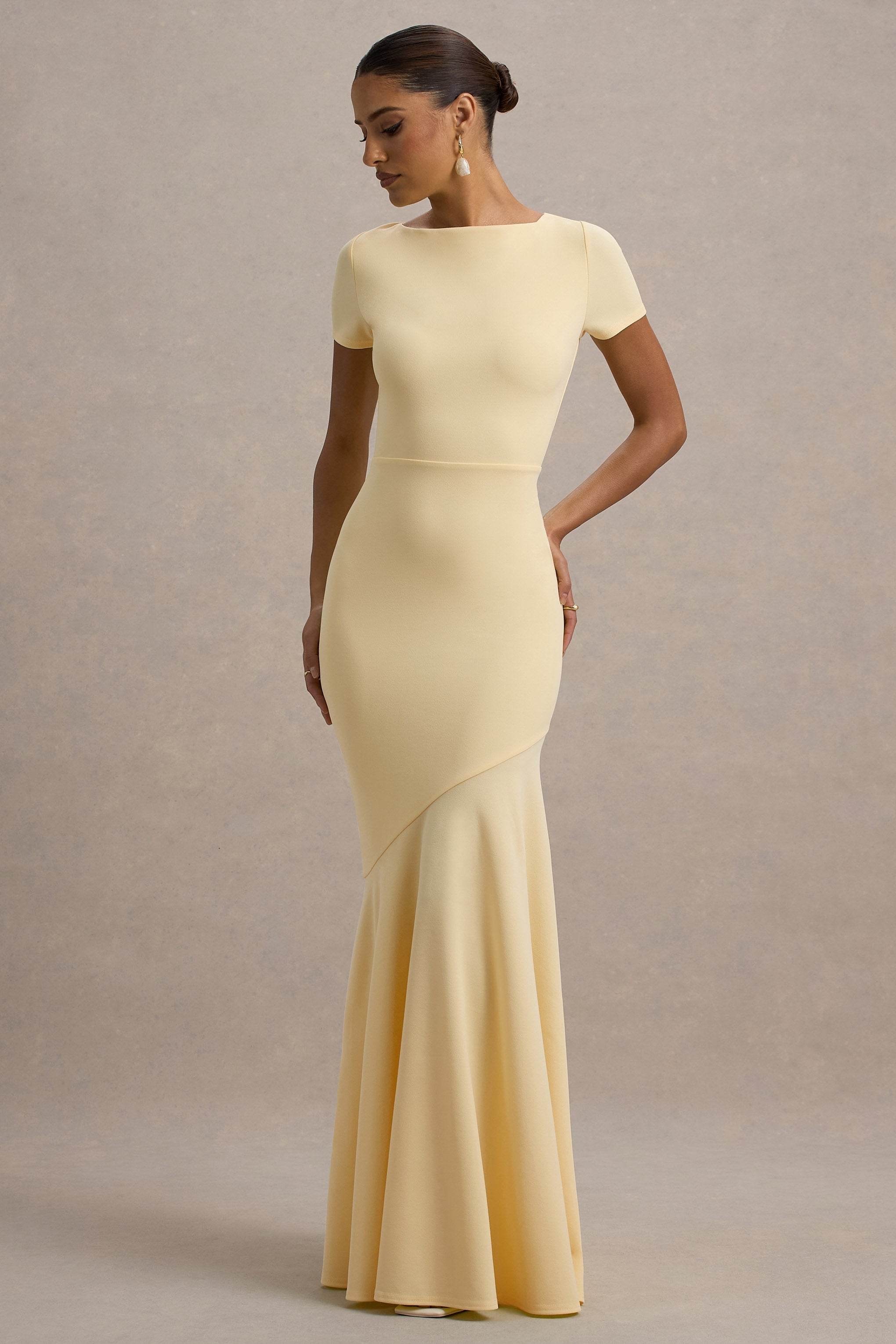 Rian | Blassgelbes Maxi-Kleid mit kurzen Ärmeln