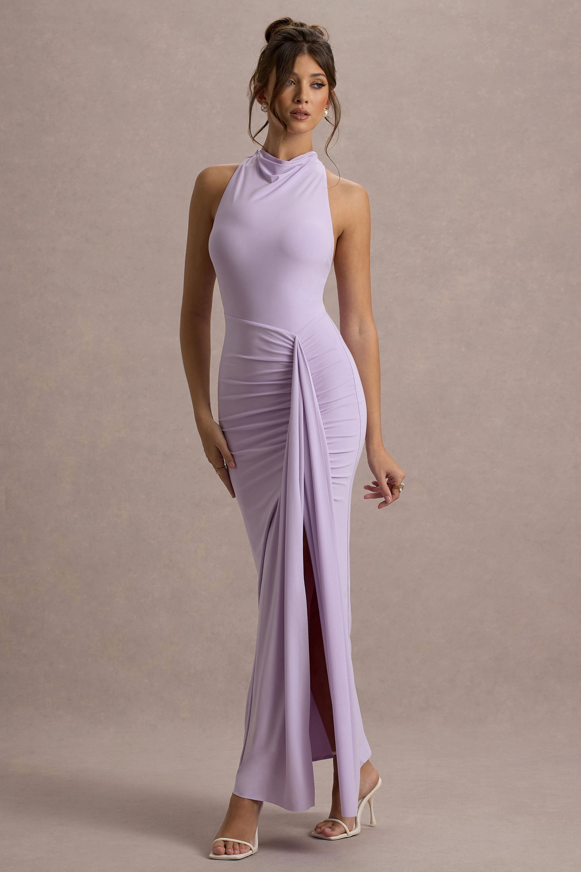 Sunflower | Fliederfarbiges Maxi-Kleid mit hohem Kragen, Raffung und Schlitz