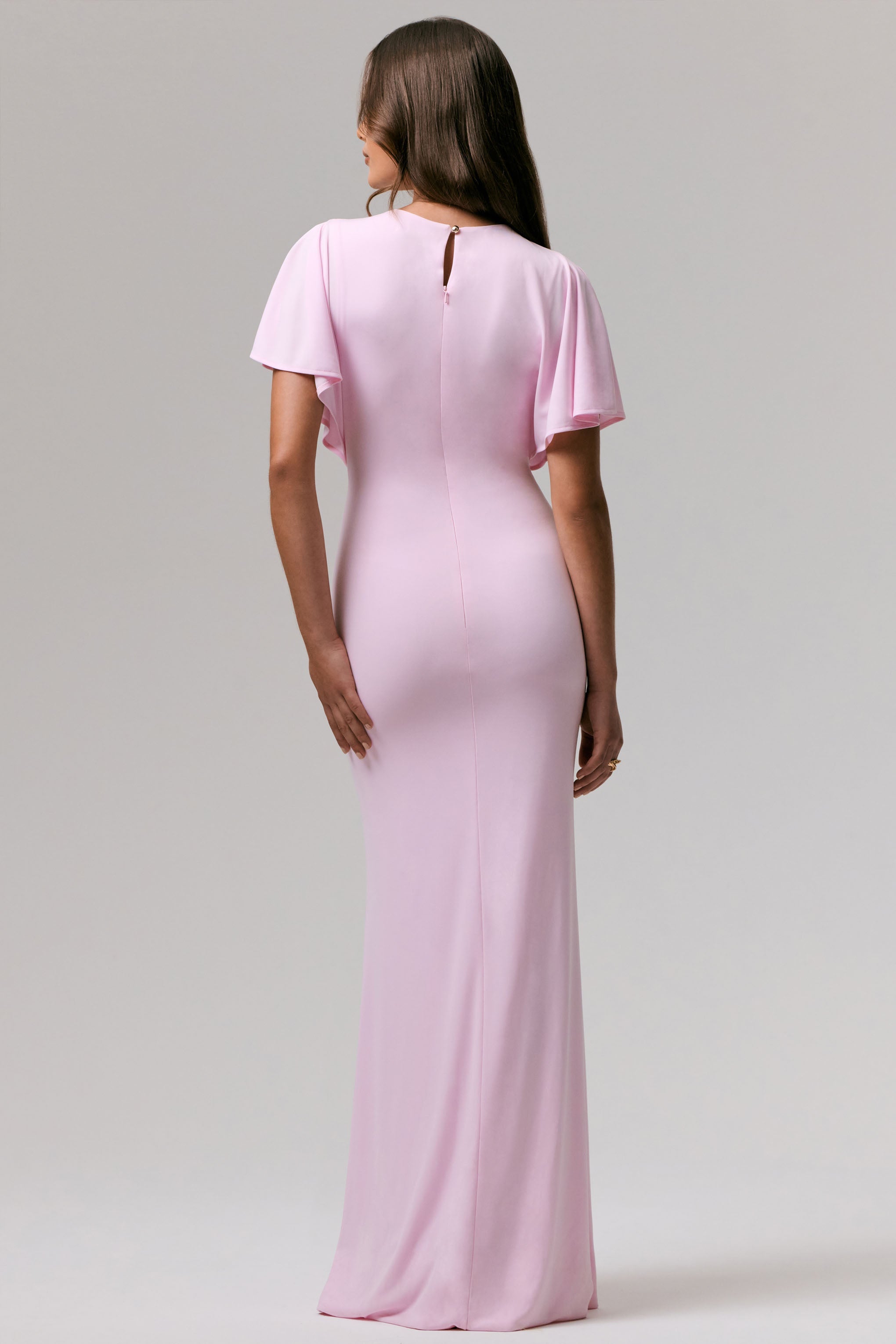 Grandeur | Blassrosa Maxikleid mit hohem Ausschnitt und Raffung