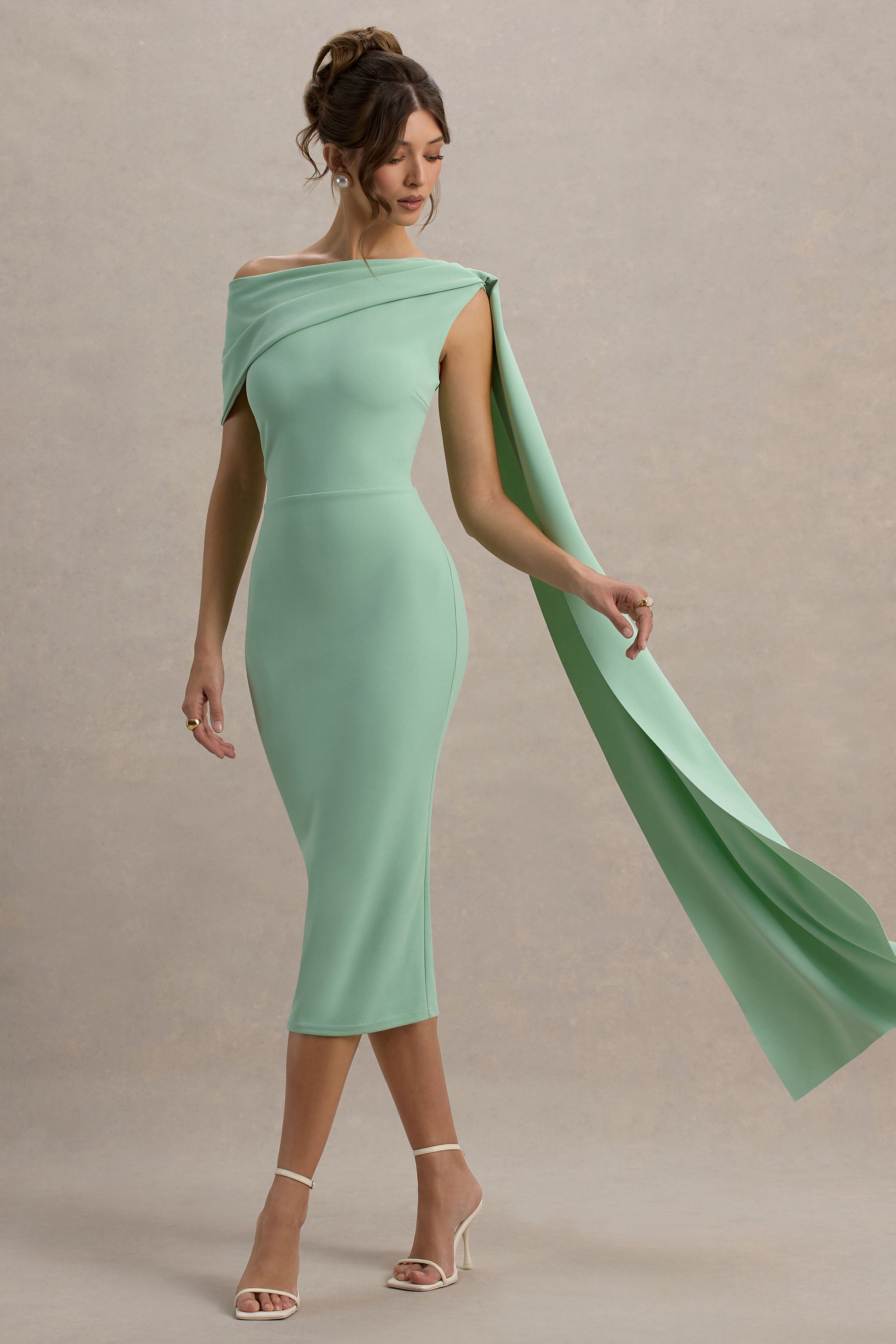 Niamh | Sagefarbenes asymmetrisches Midikleid mit Drapierung