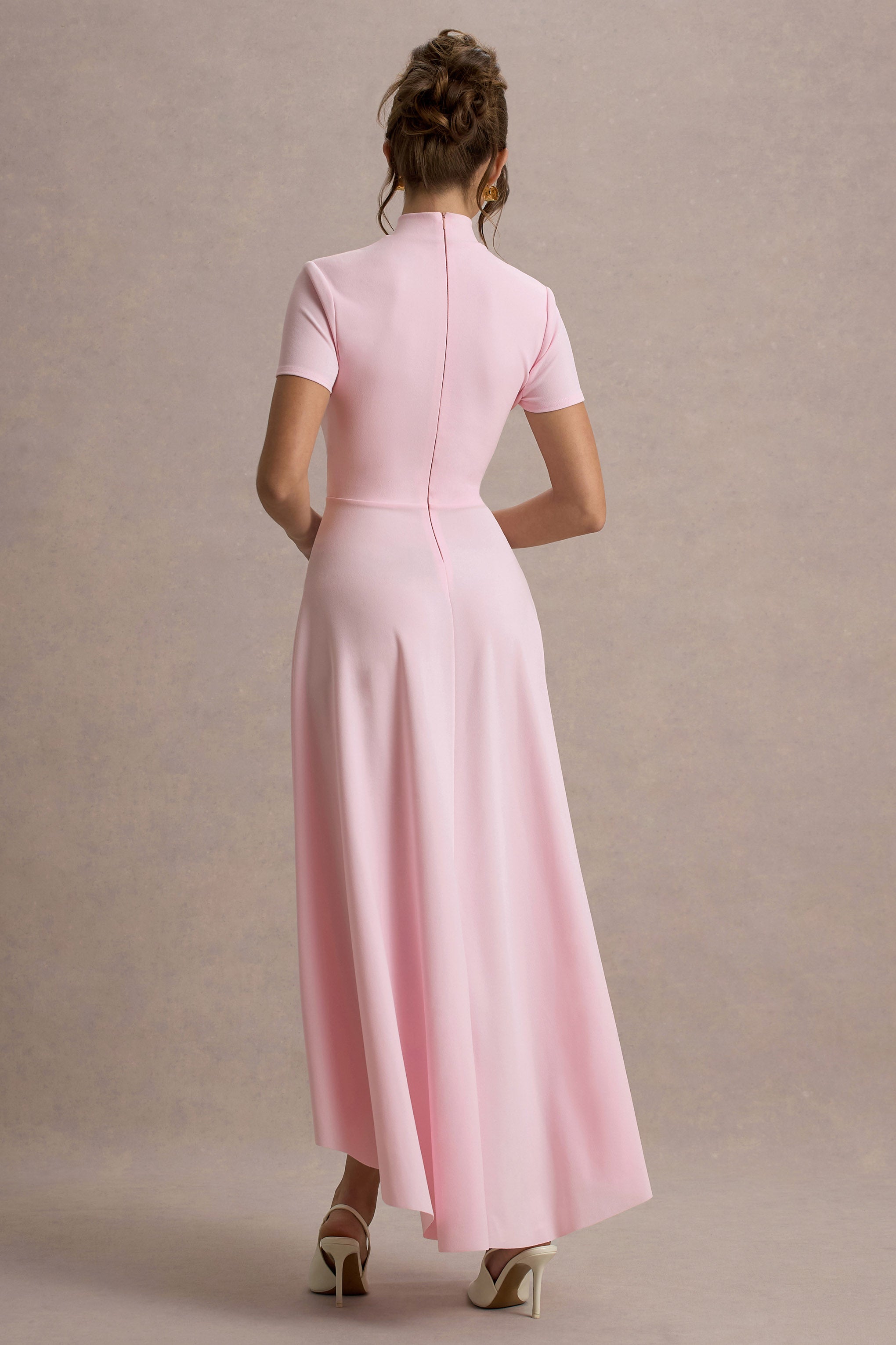 Bellona | Rosa Midi-Kleid mit hohem Kragen und High-Low-Saum