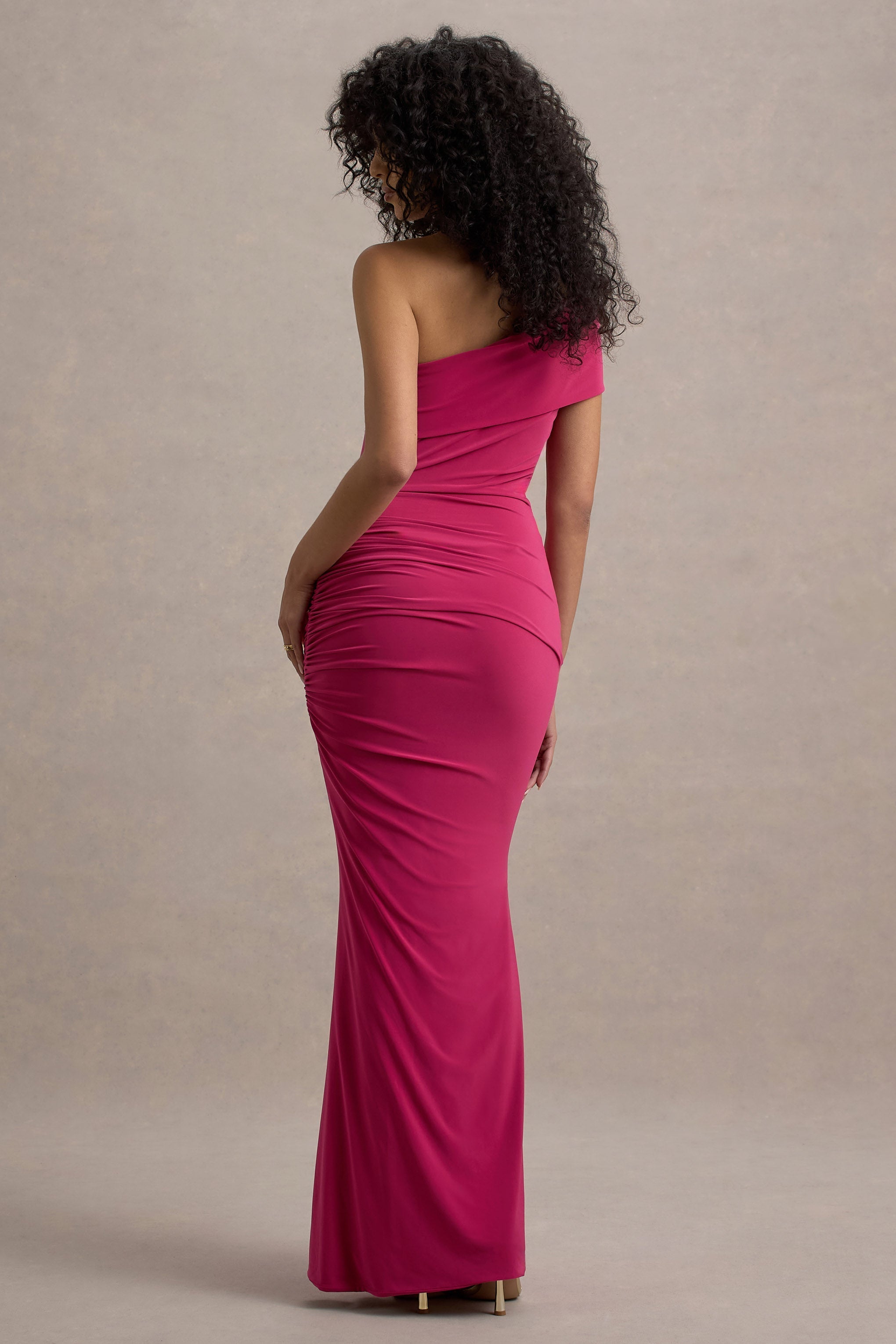 Alethea | Hot Pink asymmetrisches Bardot-Maxikleid