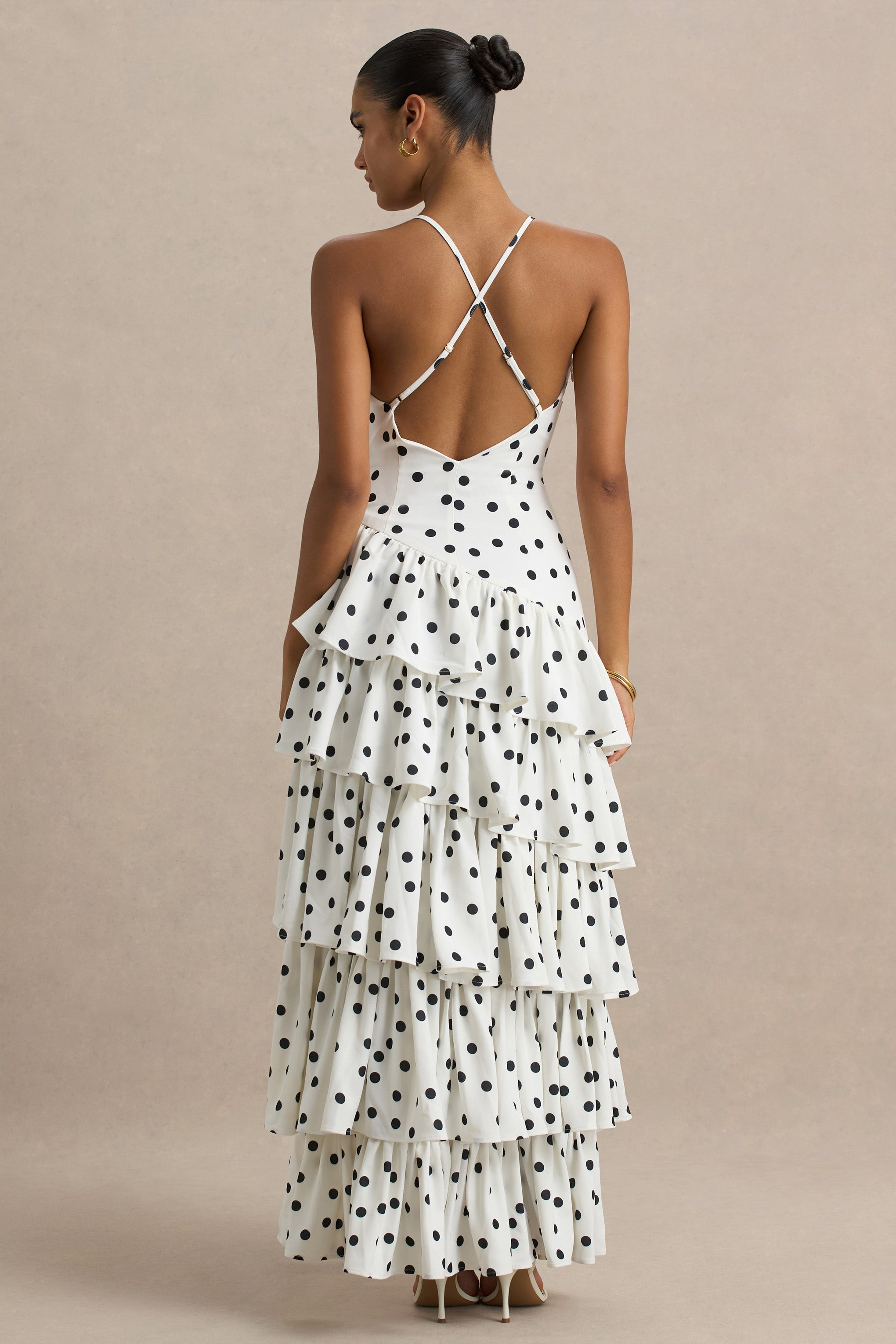 Bogota | Polka-Dot-Maxikleid mit V-Ausschnitt, Rüschendetails und Frontschlitz.